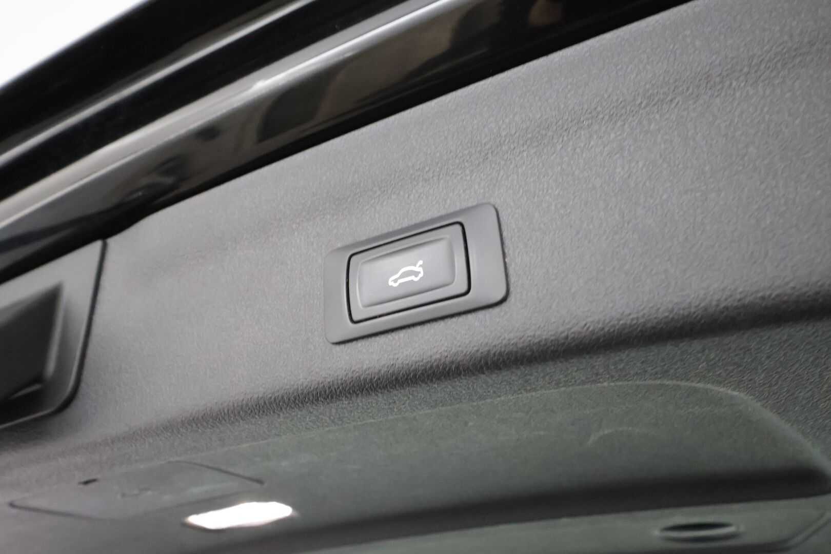 AUDI A6 2023 Sedan Business Sport 50 TFSI e quattro Stronic Electrified Edition * ACC / LED / P.tutkat / Sportpenkit / Navi * - Akku kuntotarkastettu / Koukku / 2x Latauskaapelit / Kahdet renkaat aluvanteilla 