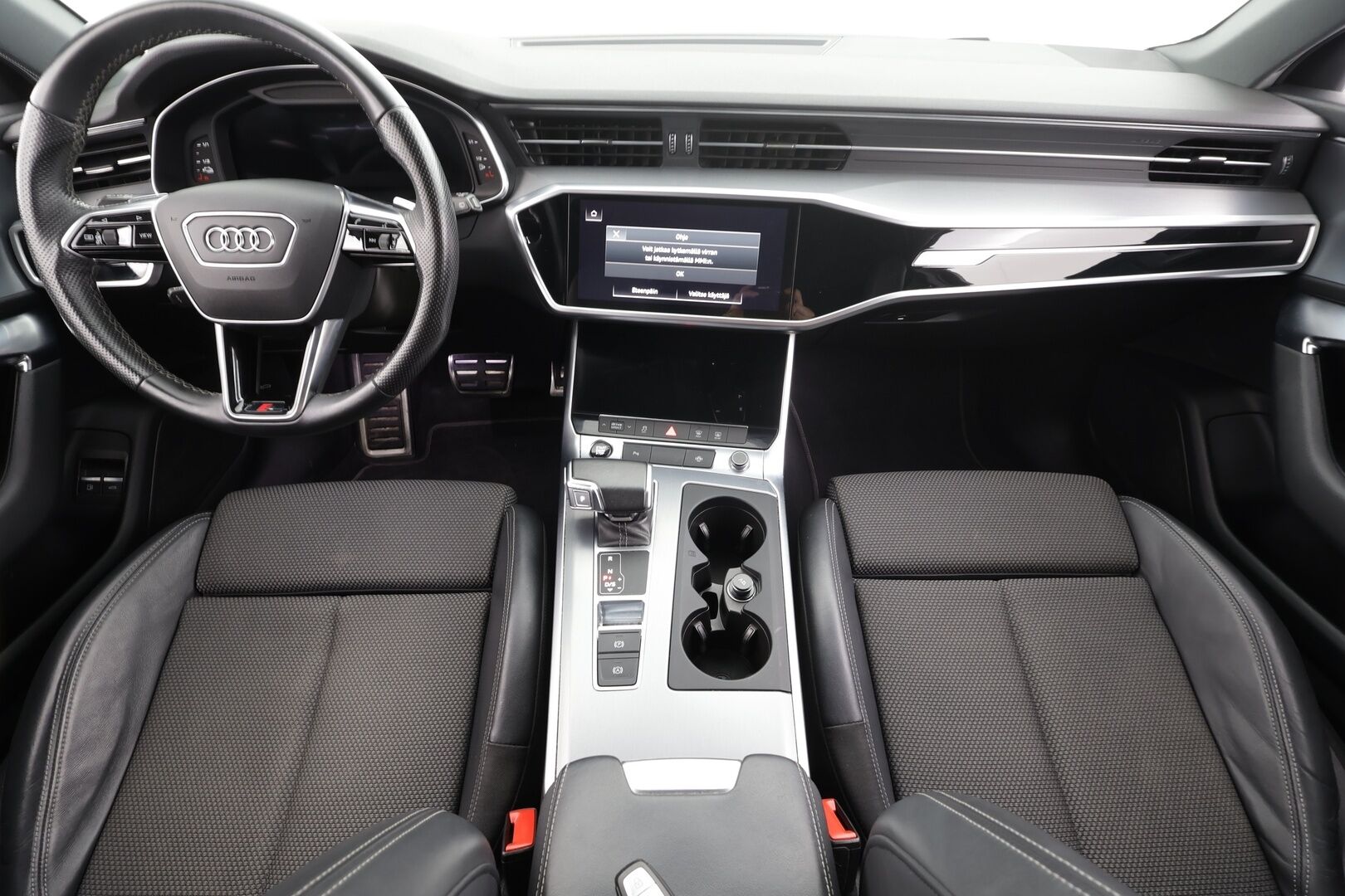 AUDI A6 2023 Sedan Business Sport 50 TFSI e quattro Stronic Electrified Edition * ACC / LED / P.tutkat / Sportpenkit / Navi * - Akku kuntotarkastettu / Koukku / 2x Latauskaapelit / Kahdet renkaat aluvanteilla 