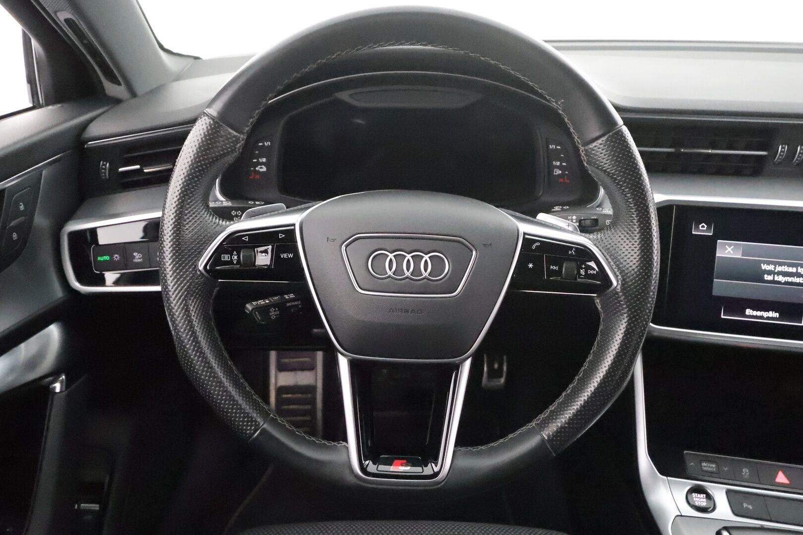 AUDI A6 2023 Sedan Business Sport 50 TFSI e quattro Stronic Electrified Edition * ACC / LED / P.tutkat / Sportpenkit / Navi * - Akku kuntotarkastettu / Koukku / 2x Latauskaapelit / Kahdet renkaat aluvanteilla 