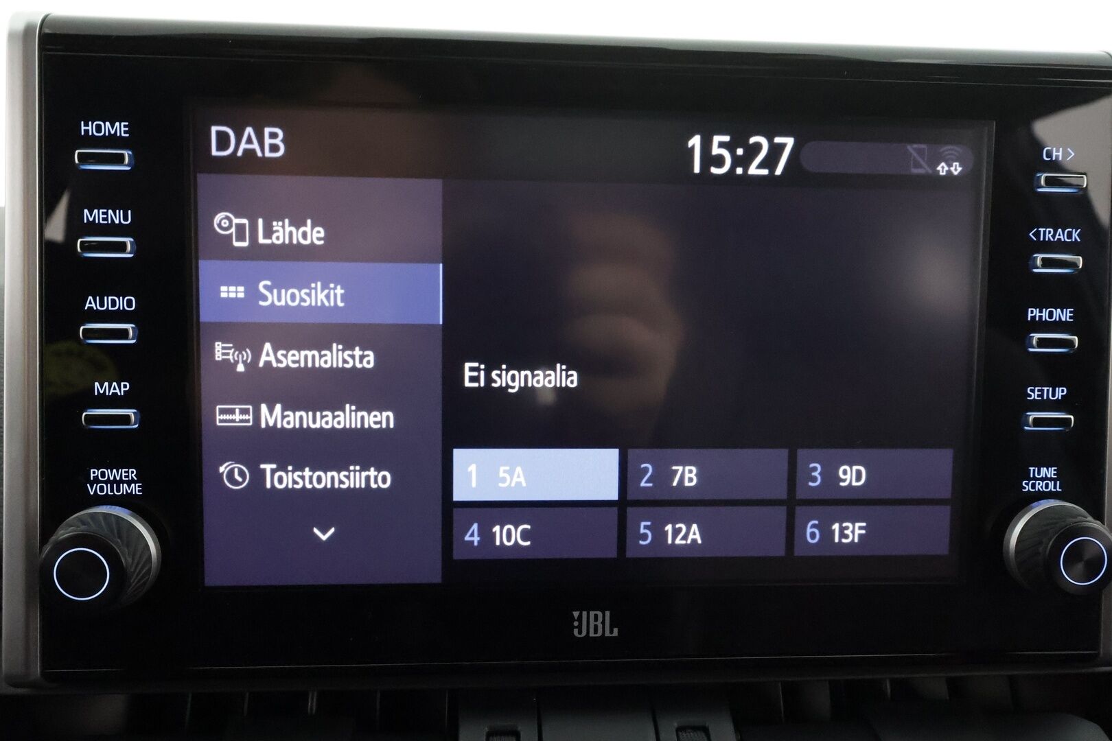 TOYOTA RAV4 PLUG-IN 2020 2.5 Hybrid AWD-i Premium * Webasto / Koukku / Panorama / ACC / JBL / LED / 360° / Ilmastoitu Muistipenkki / Keyless * - 2x Latauskaapelit / Kahdet renkaat aluvanteilla / * HUIPPU VARUSTEILLA *