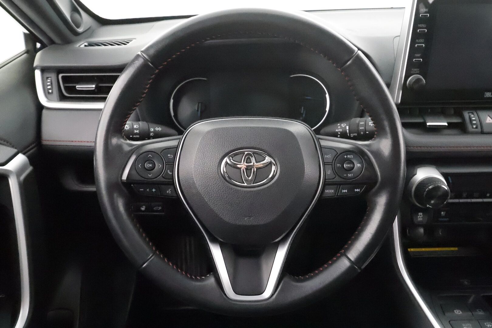 TOYOTA RAV4 PLUG-IN 2020 2.5 Hybrid AWD-i Premium * Webasto / Koukku / Panorama / ACC / JBL / LED / 360° / Ilmastoitu Muistipenkki / Keyless * - 2x Latauskaapelit / Kahdet renkaat aluvanteilla / * HUIPPU VARUSTEILLA *