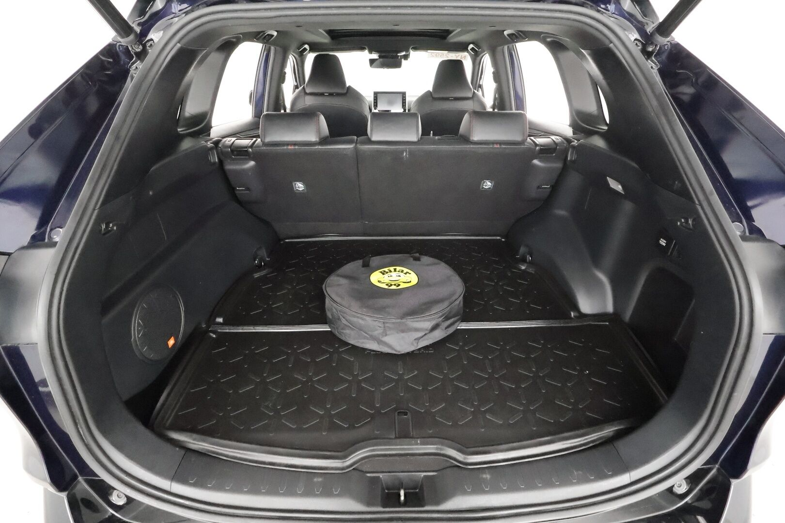 TOYOTA RAV4 PLUG-IN 2020 2.5 Hybrid AWD-i Premium * Webasto / Koukku / Panorama / ACC / JBL / LED / 360° / Ilmastoitu Muistipenkki / Keyless * - 2x Latauskaapelit / Kahdet renkaat aluvanteilla / * HUIPPU VARUSTEILLA *