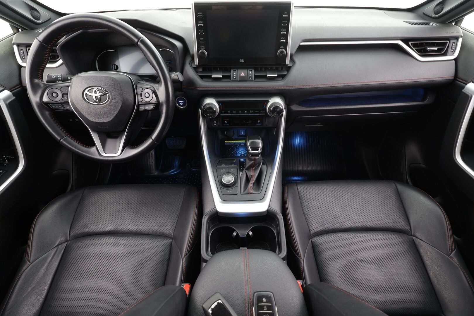 TOYOTA RAV4 PLUG-IN 2020 2.5 Hybrid AWD-i Premium * Webasto / Koukku / Panorama / ACC / JBL / LED / 360° / Ilmastoitu Muistipenkki / Keyless * - 2x Latauskaapelit / Kahdet renkaat aluvanteilla / * HUIPPU VARUSTEILLA *