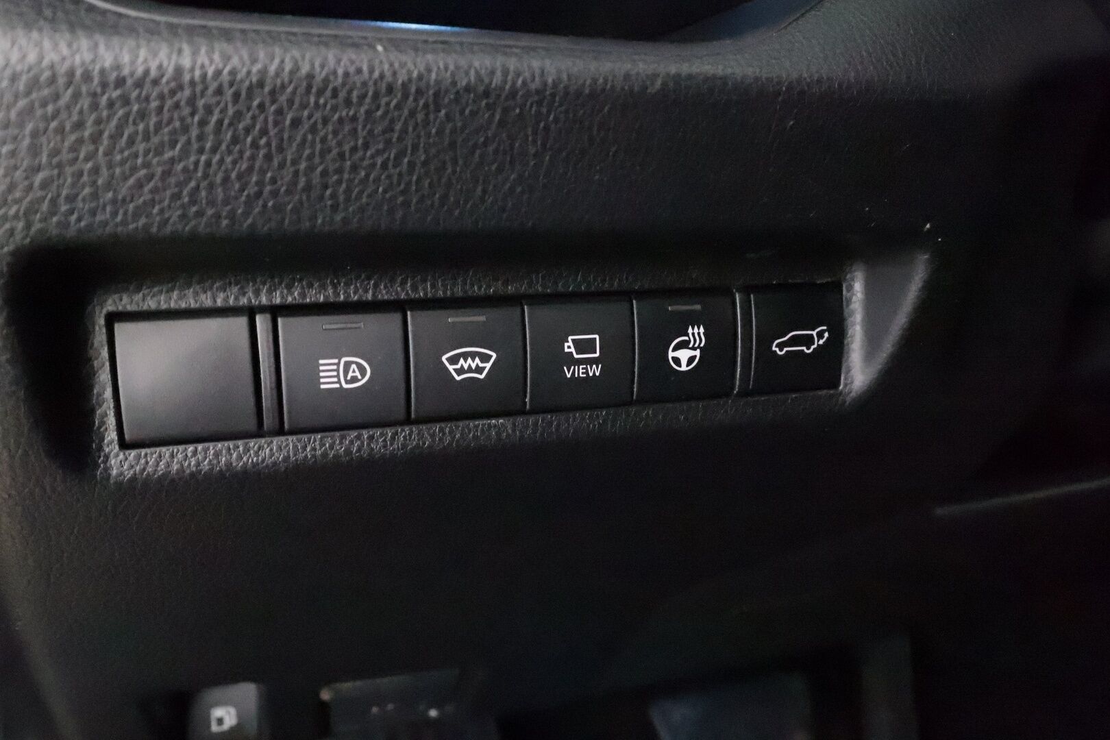 TOYOTA RAV4 PLUG-IN 2020 2.5 Hybrid AWD-i Premium * Webasto / Koukku / Panorama / ACC / JBL / LED / 360° / Ilmastoitu Muistipenkki / Keyless * - 2x Latauskaapelit / Kahdet renkaat aluvanteilla / * HUIPPU VARUSTEILLA *