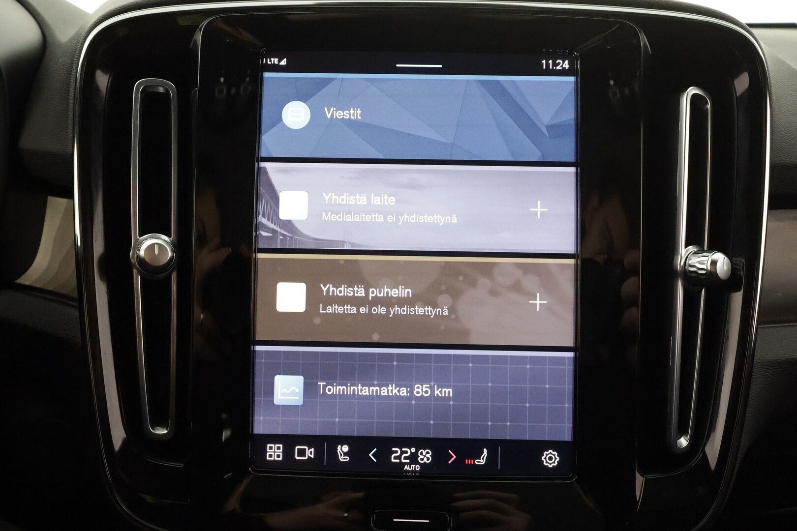 Volvo C40 2023 Recharge Plus aut * ILP / Koukku / ACC / Pixel-LED / P.Kamera / Sportpenkki Muistilla / Lasikatto / Navi / Kaistavahti * - Kahdet renkaat 