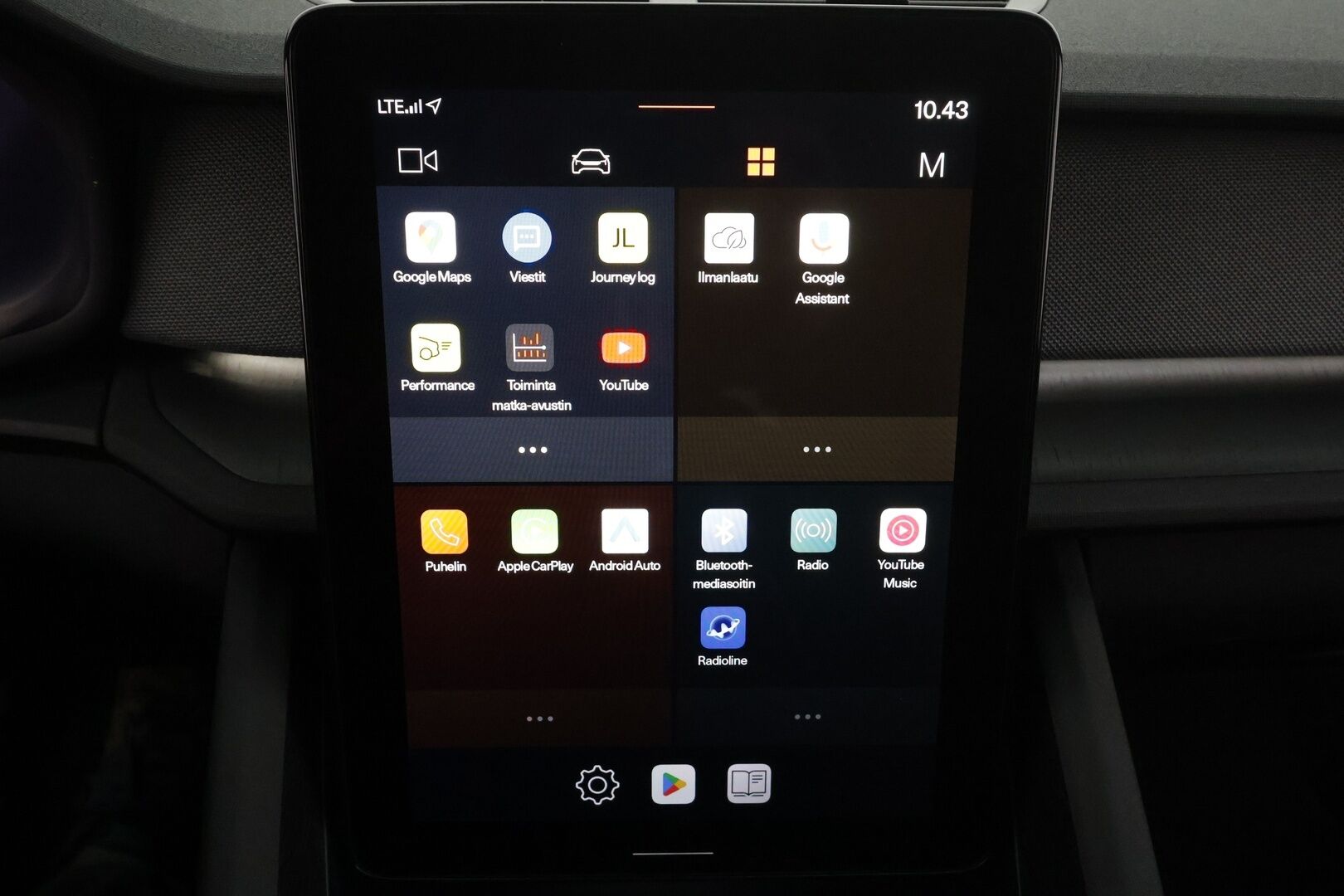 POLESTAR 2 2023 Long Range Dual Motor Performance, 350kW * H&K / Lasikatto / ILP / ACC / LED / 360 / Sportpenkki Muistilla * - Akku kuntotarkastettu / 2x Latauskaapelit / Merkkihuollot