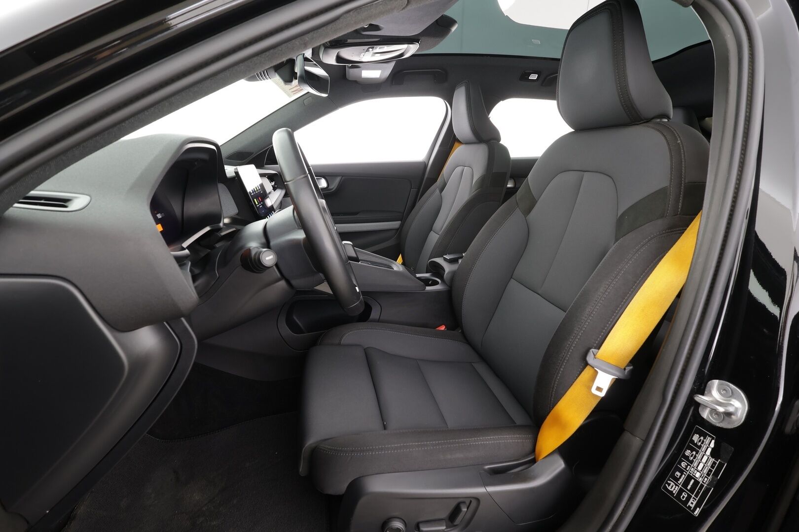 POLESTAR 2 2023 Long Range Dual Motor Performance, 350kW * H&K / Lasikatto / ILP / ACC / LED / 360 / Sportpenkki Muistilla * - Akku kuntotarkastettu / 2x Latauskaapelit / Merkkihuollot