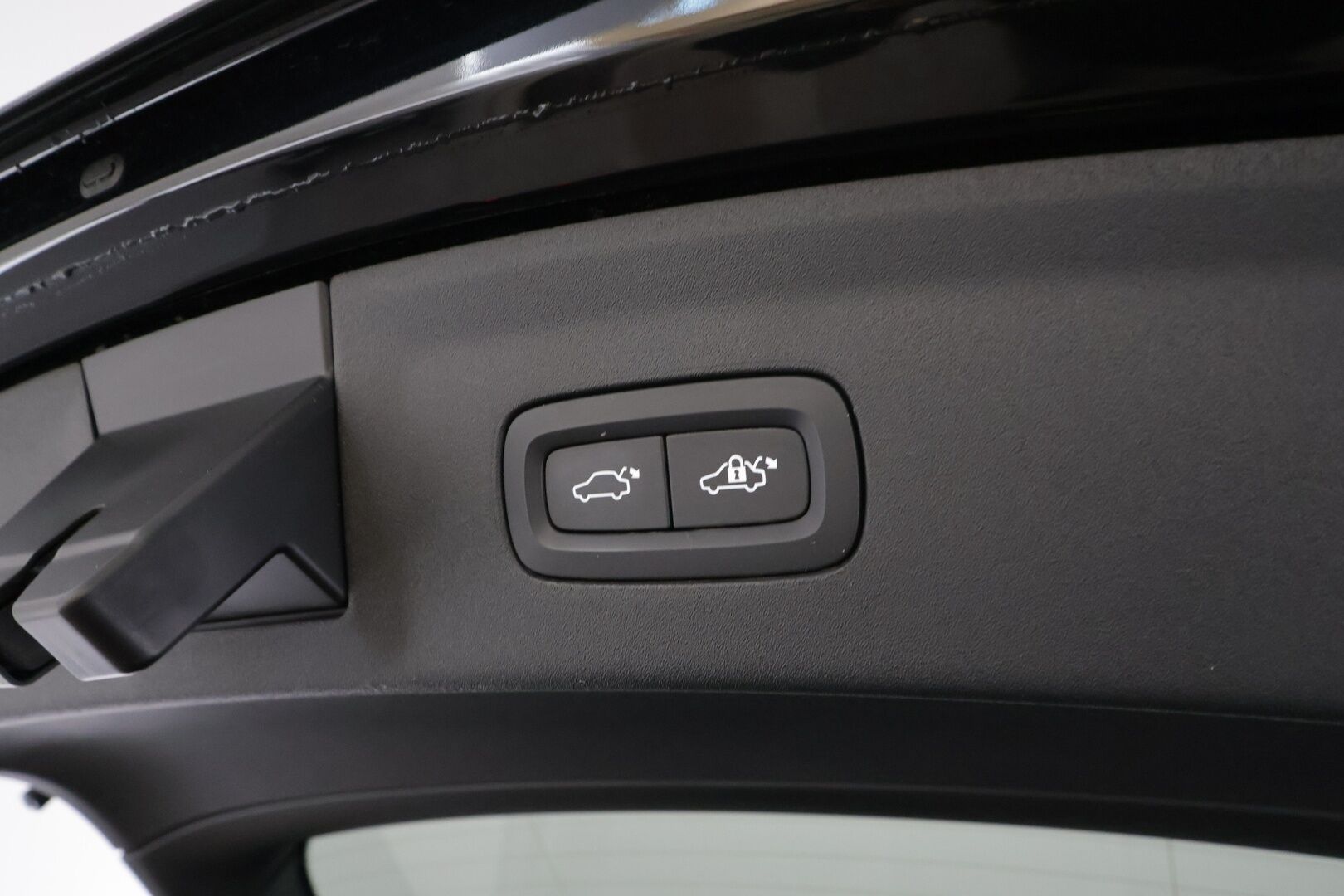 POLESTAR 2 2023 Long Range Dual Motor Performance, 350kW * H&K / Lasikatto / ILP / ACC / LED / 360 / Sportpenkki Muistilla * - Akku kuntotarkastettu / 2x Latauskaapelit / Merkkihuollot