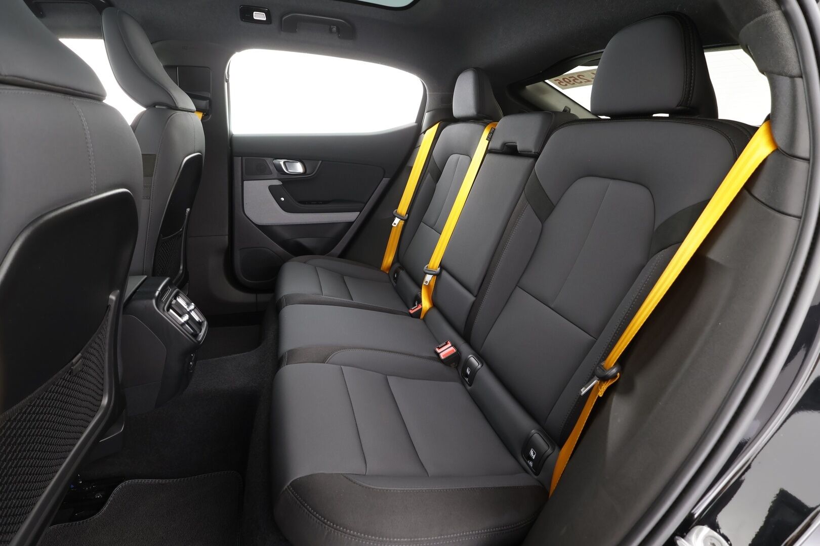 POLESTAR 2 2023 Long Range Dual Motor Performance, 350kW * H&K / Lasikatto / ILP / ACC / LED / 360 / Sportpenkki Muistilla * - Akku kuntotarkastettu / 2x Latauskaapelit / Merkkihuollot