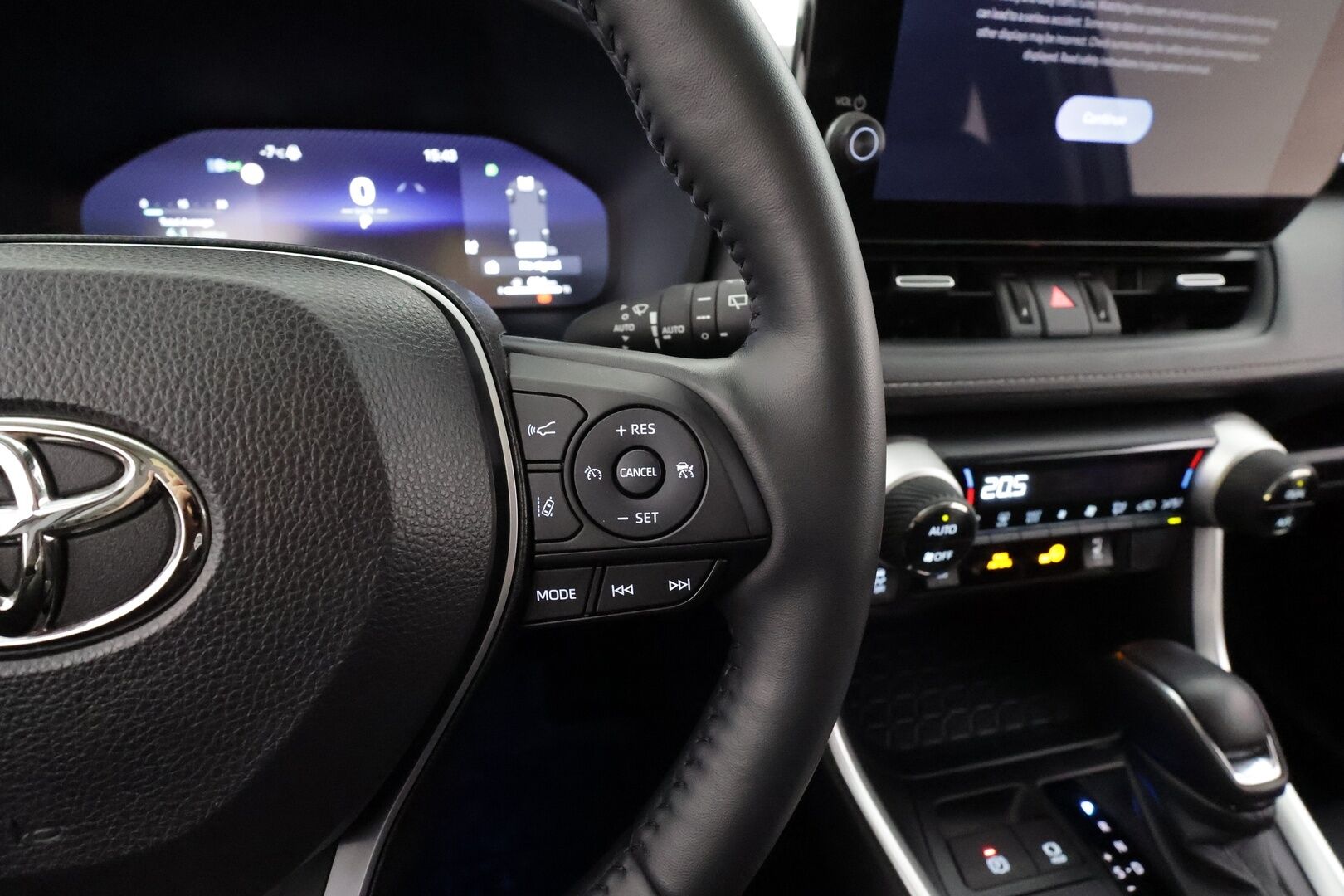 TOYOTA RAV4 2024 2.5 Hybrid AWD-i Active * ACC / LED / P.Kamera / Kaistavahti / Digimittaristo / Keyless * - Kahdet renkaat aluvanteilla 