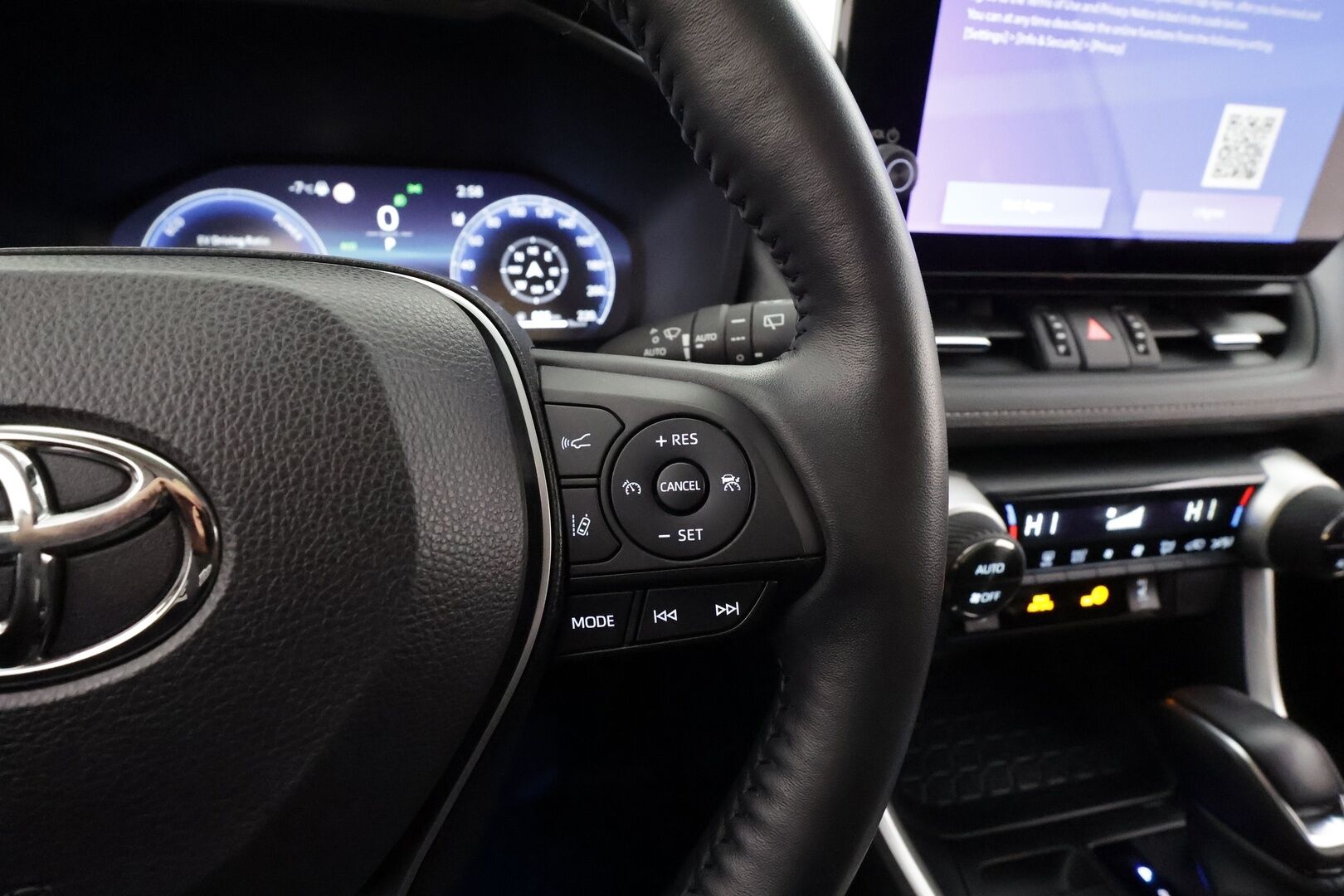 TOYOTA RAV4 2024 2.5 Hybrid AWD-i Active * ACC / LED / P.Kamera / Kaistavahti / Digimittaristo / Keyless * - Kahdet renkaat