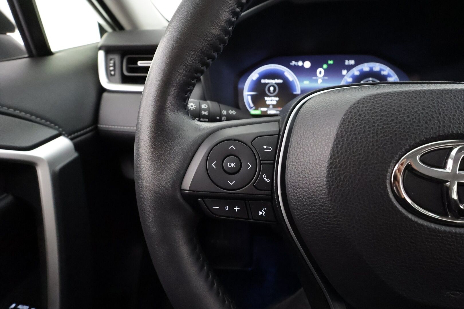 TOYOTA RAV4 2024 2.5 Hybrid AWD-i Active * ACC / LED / P.Kamera / Kaistavahti / Digimittaristo / Keyless * - Kahdet renkaat