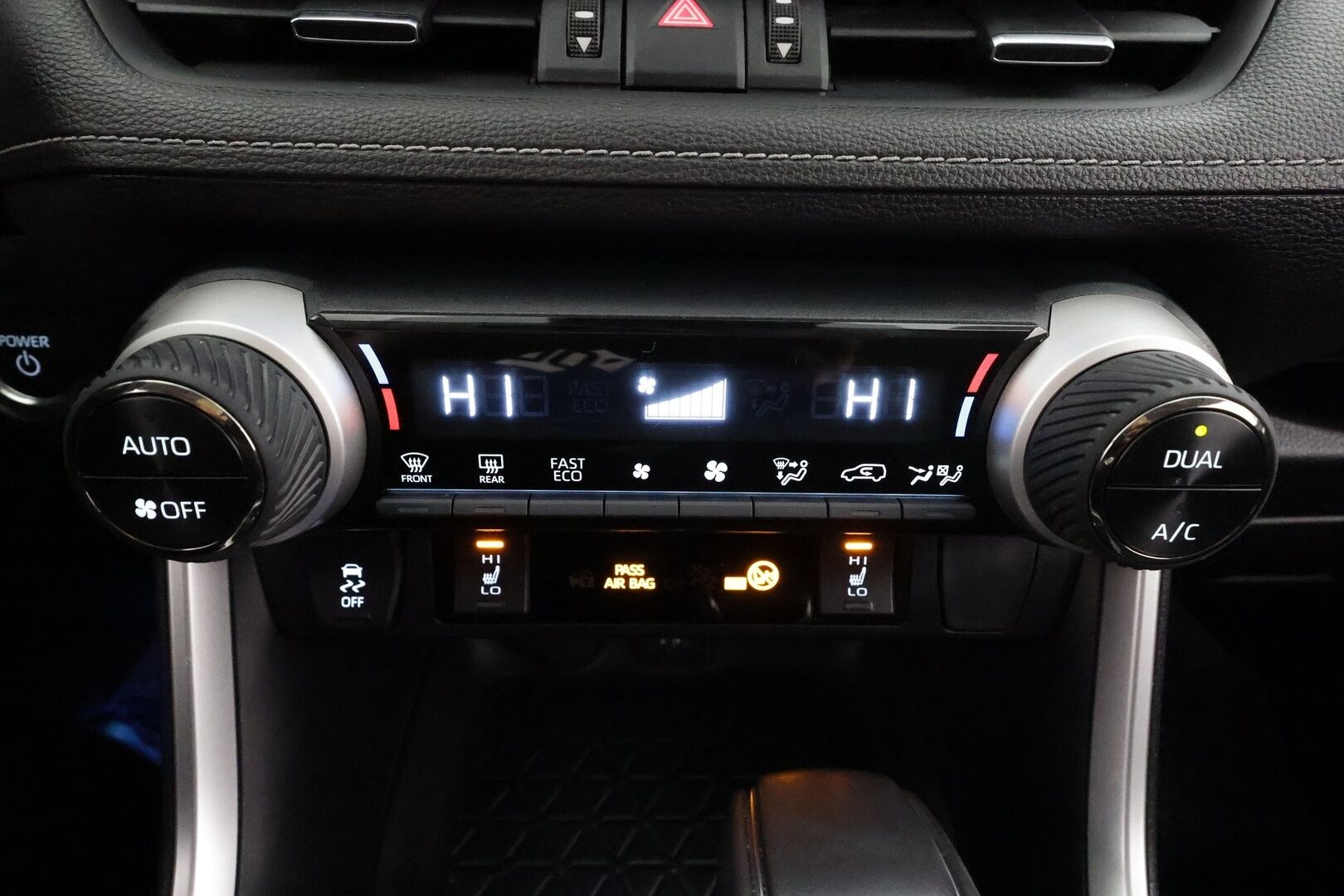 TOYOTA RAV4 2024 2.5 Hybrid AWD-i Active * ACC / LED / P.Kamera / Kaistavahti / Digimittaristo / Keyless * - Kahdet renkaat