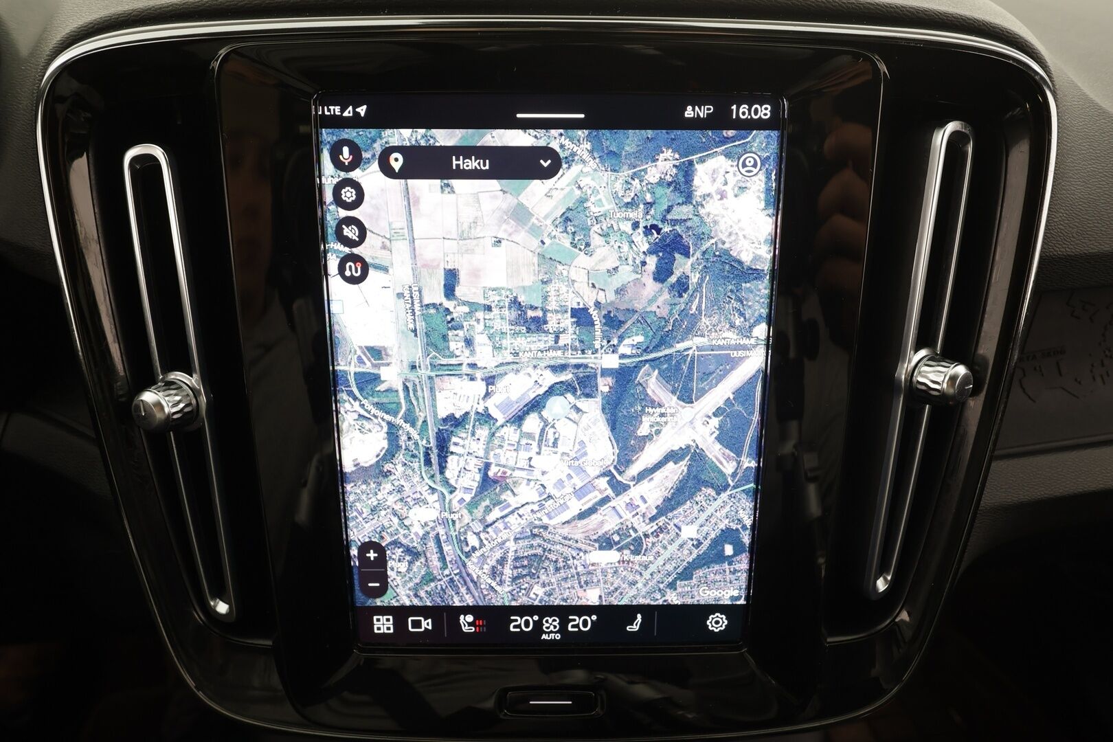 Volvo C40 2023 Recharge Single Plus aut * ILP / Koukku / ACC / Pixel-LED / P.kamera / Sportpenkki Muistilla / Navi / Kaistavahti * - Akku kuntotarkastettu / 2x Latauskaapelit 