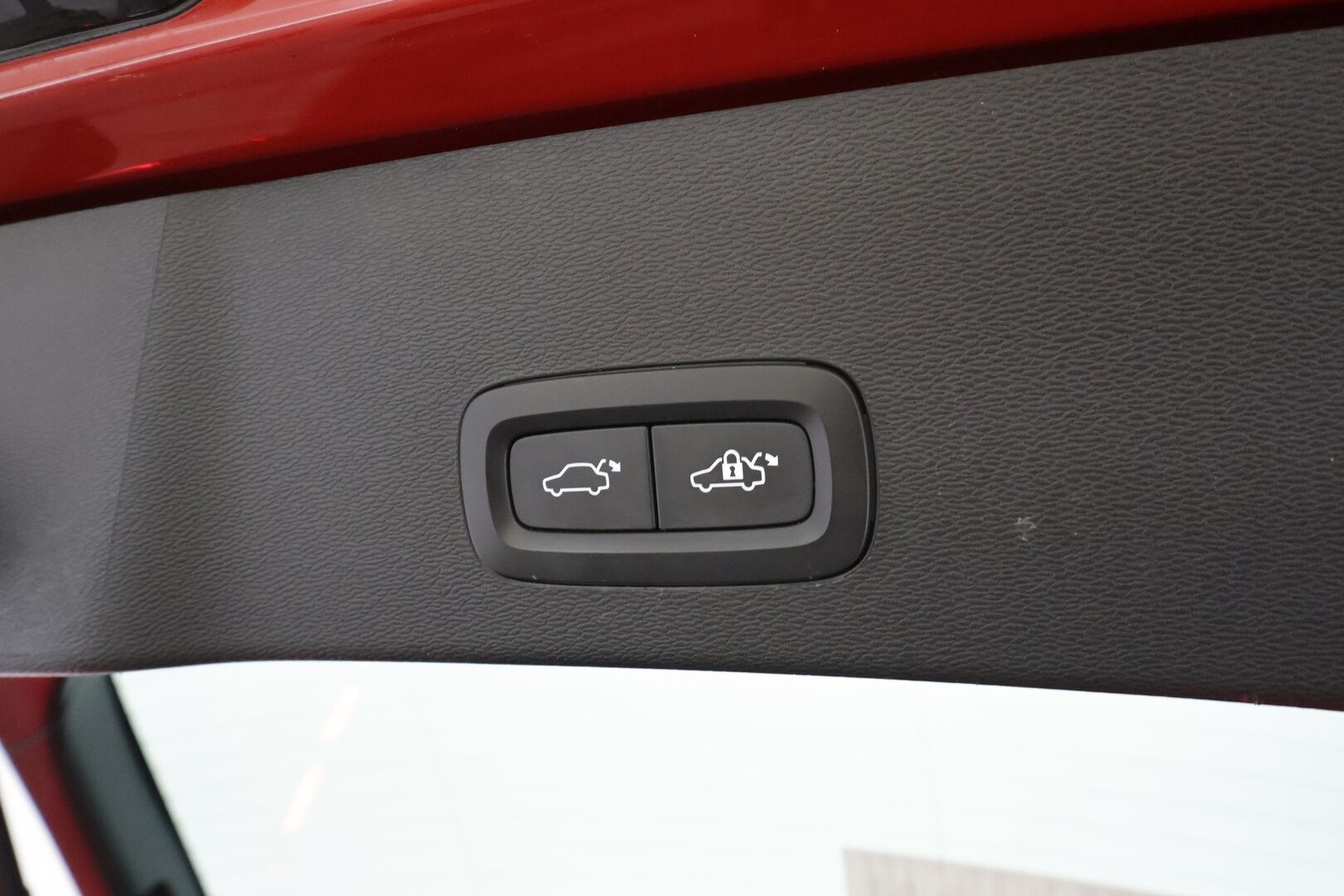 Volvo C40 2023 Recharge Single Plus aut * ILP / Koukku / ACC / Pixel-LED / P.kamera / Sportpenkki Muistilla / Navi / Kaistavahti * - Akku kuntotarkastettu / 2x Latauskaapelit 