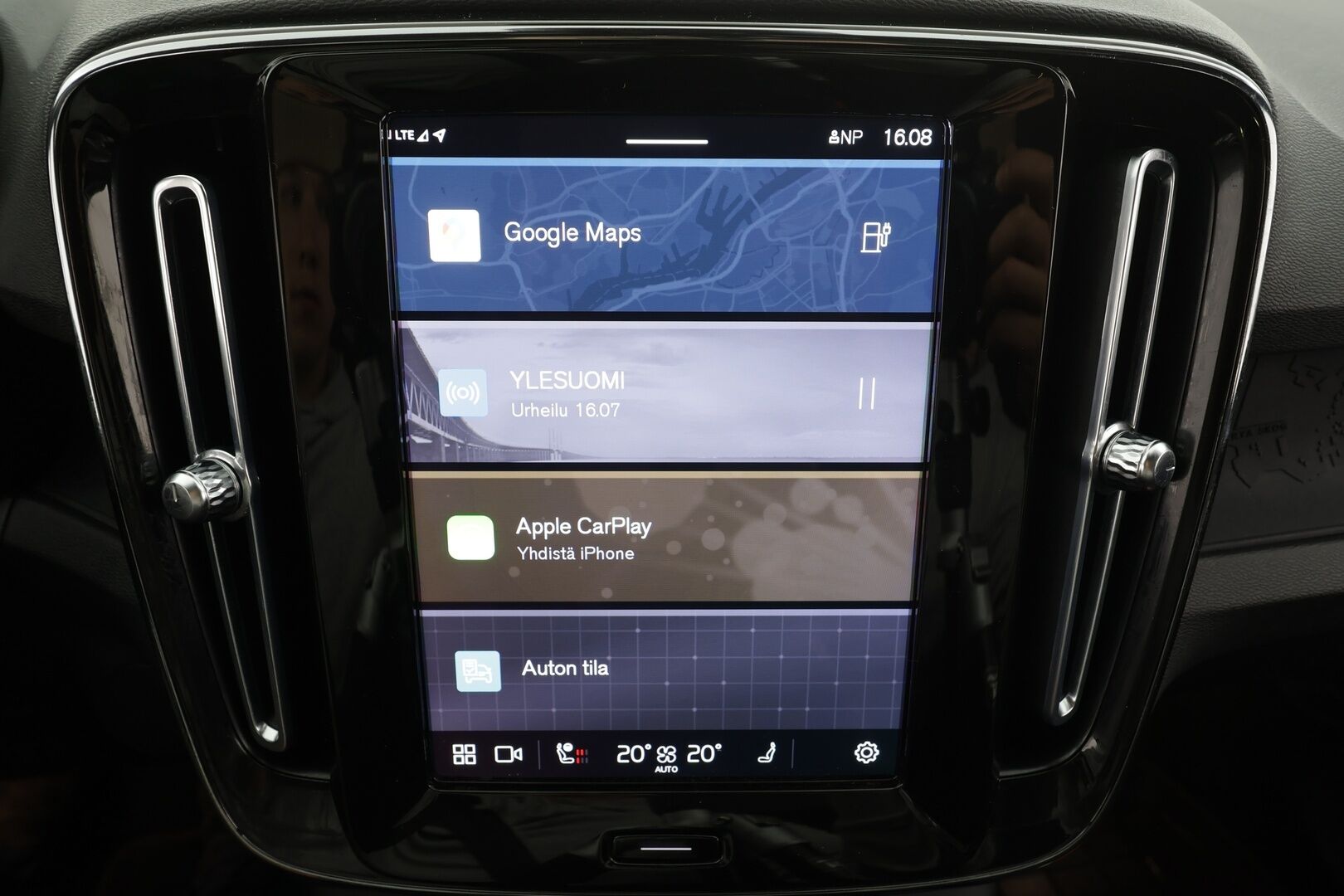 Volvo C40 2023 Recharge Single Plus aut * ILP / Koukku / ACC / Pixel-LED / P.kamera / Sportpenkki Muistilla / Navi / Kaistavahti * - Akku kuntotarkastettu / 2x Latauskaapelit 