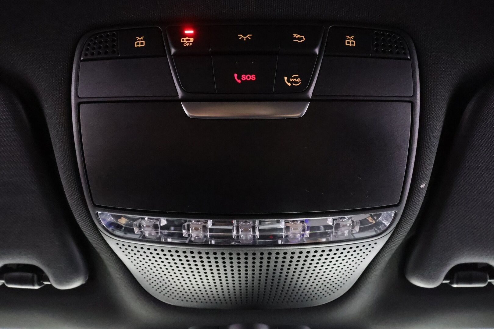 Mercedes-Benz EQC 2022 400 4Matic * Distronic + / LED / Koukku / Sähköpenkit muistilla / Keyless / Navi * - 1.Om / Kahdet renkaat