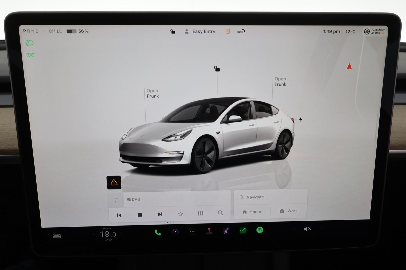 TESLA MODEL 3 2023 Long Range AWD * ILP / Lasikatto / ACC / Matrix-LED / P.kamera / Muistipenkki / Premium Audio * - 2x Latauskaapelit / Kahdet renkaat