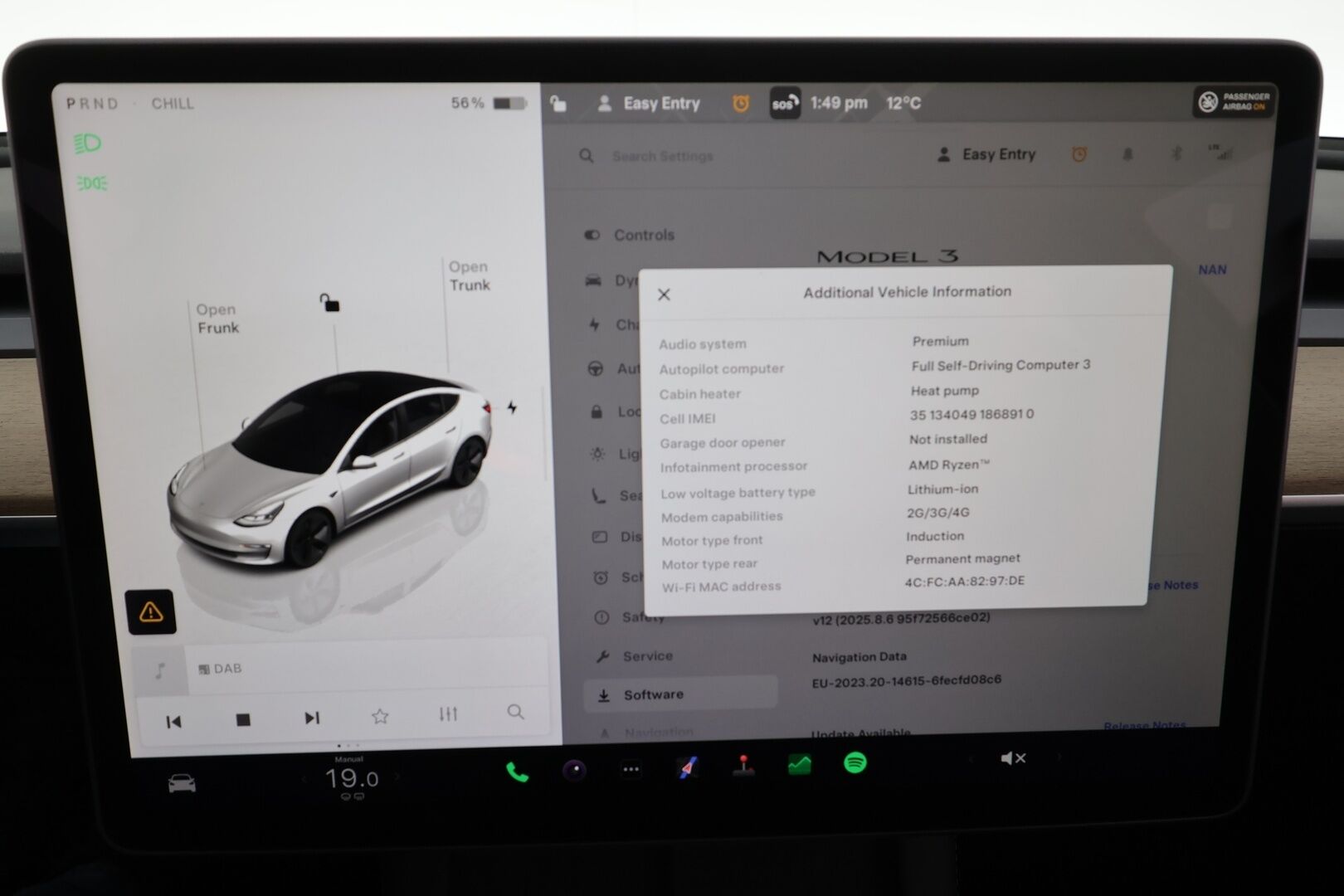 TESLA MODEL 3 2023 Long Range AWD * ILP / Lasikatto / ACC / Matrix-LED / P.kamera / Muistipenkki / Premium Audio * - 2x Latauskaapelit / Kahdet renkaat