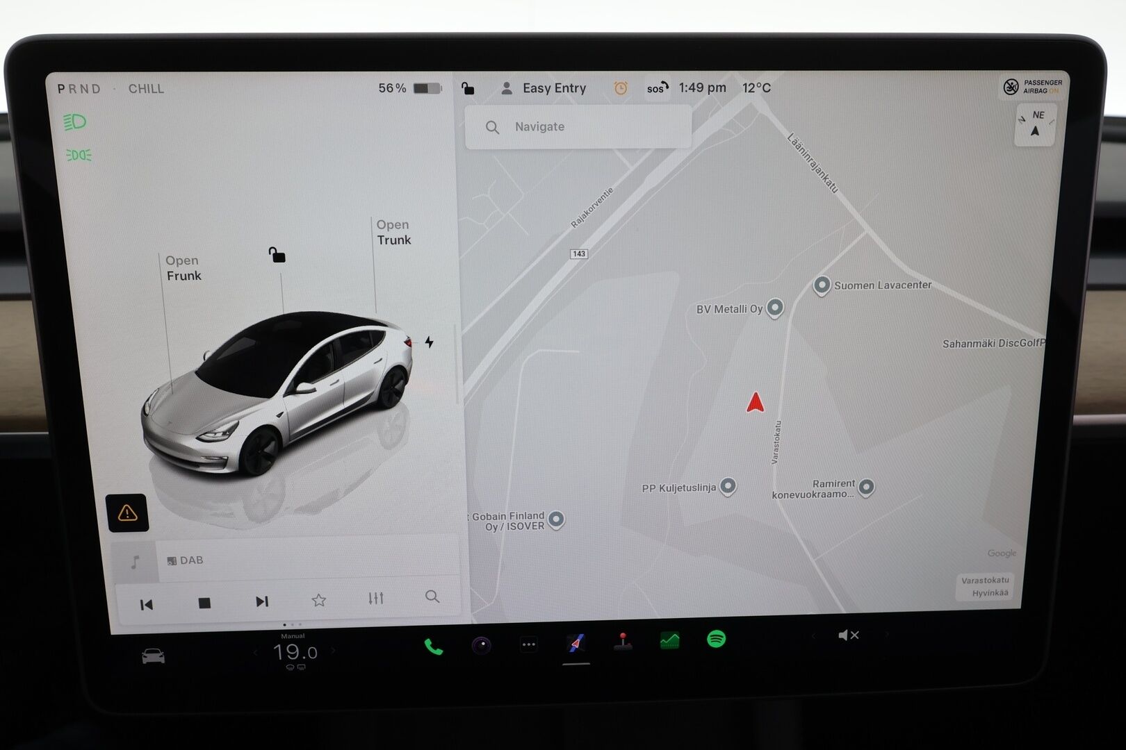 TESLA MODEL 3 2023 Long Range AWD * ILP / Lasikatto / ACC / Matrix-LED / P.kamera / Muistipenkki / Premium Audio * - 2x Latauskaapelit / Kahdet renkaat
