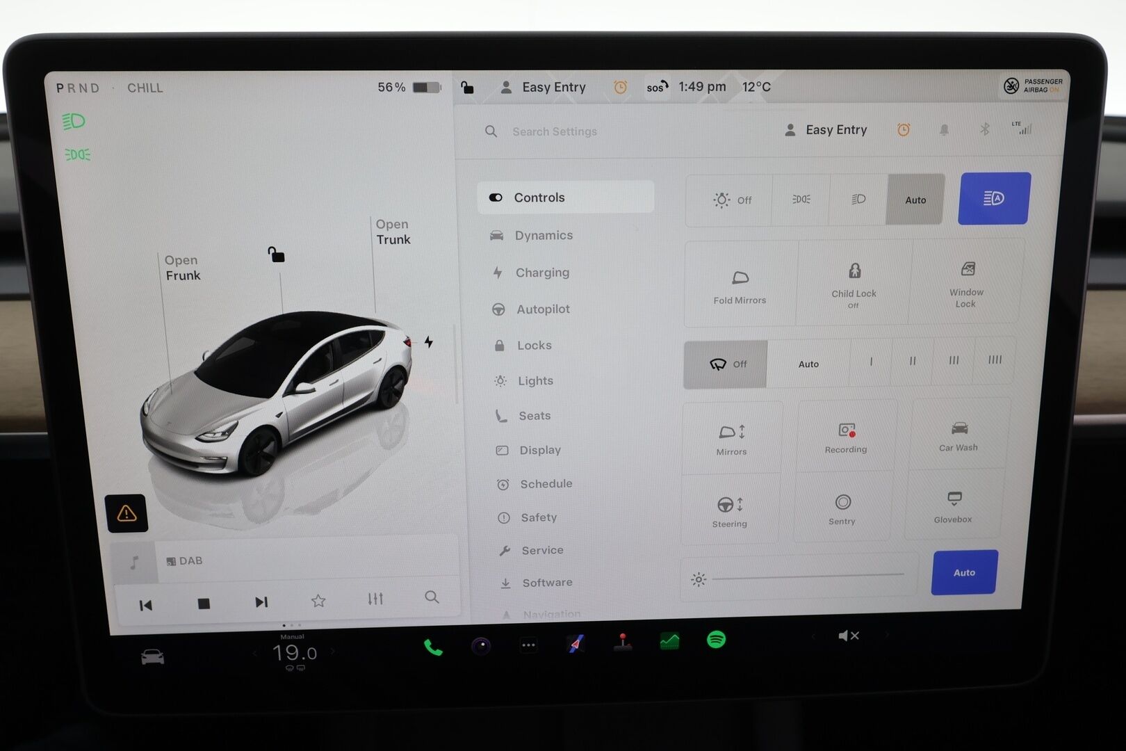 TESLA MODEL 3 2023 Long Range AWD * ILP / Lasikatto / ACC / Matrix-LED / P.kamera / Muistipenkki / Premium Audio * - 2x Latauskaapelit / Kahdet renkaat