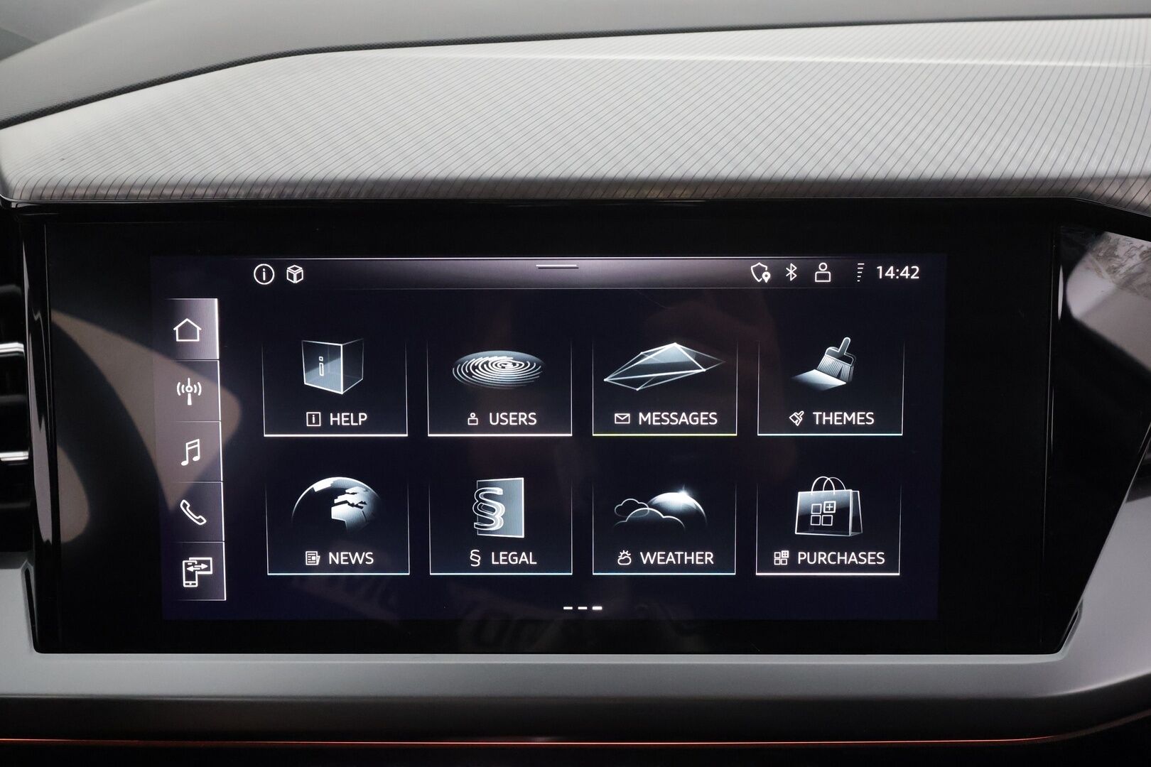 AUDI Q4 E-TRON 2023 40 e-tron * ACC / ILP / P.kamera / LED / SONOS / Sporttipenkit / Koukku / Digimittaristo / Sähköluukku * - Akku kuntotarkastettu SoH 96,3% / Kahdet renkaat aluvanteilla / Merkkihuollettu