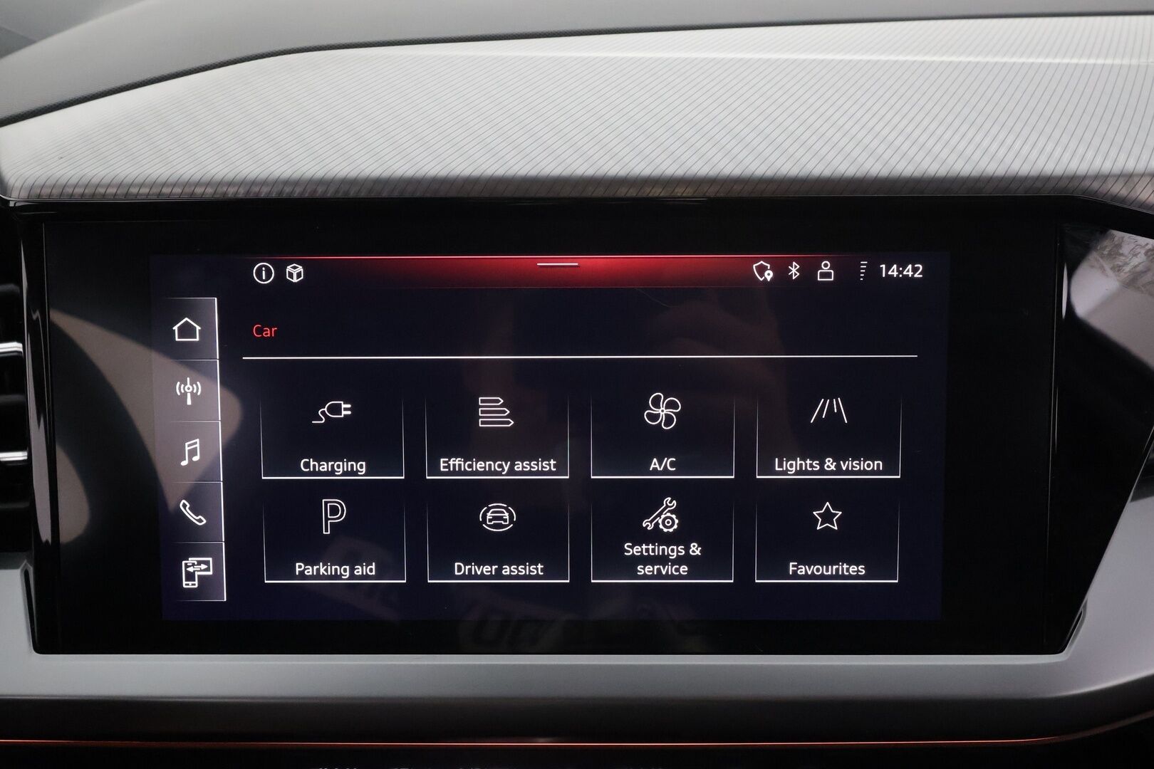 AUDI Q4 E-TRON 2023 40 e-tron * ACC / ILP / P.kamera / LED / SONOS / Sporttipenkit / Koukku / Digimittaristo / Sähköluukku * - Akku kuntotarkastettu SoH 96,3% / Kahdet renkaat aluvanteilla / Merkkihuollettu