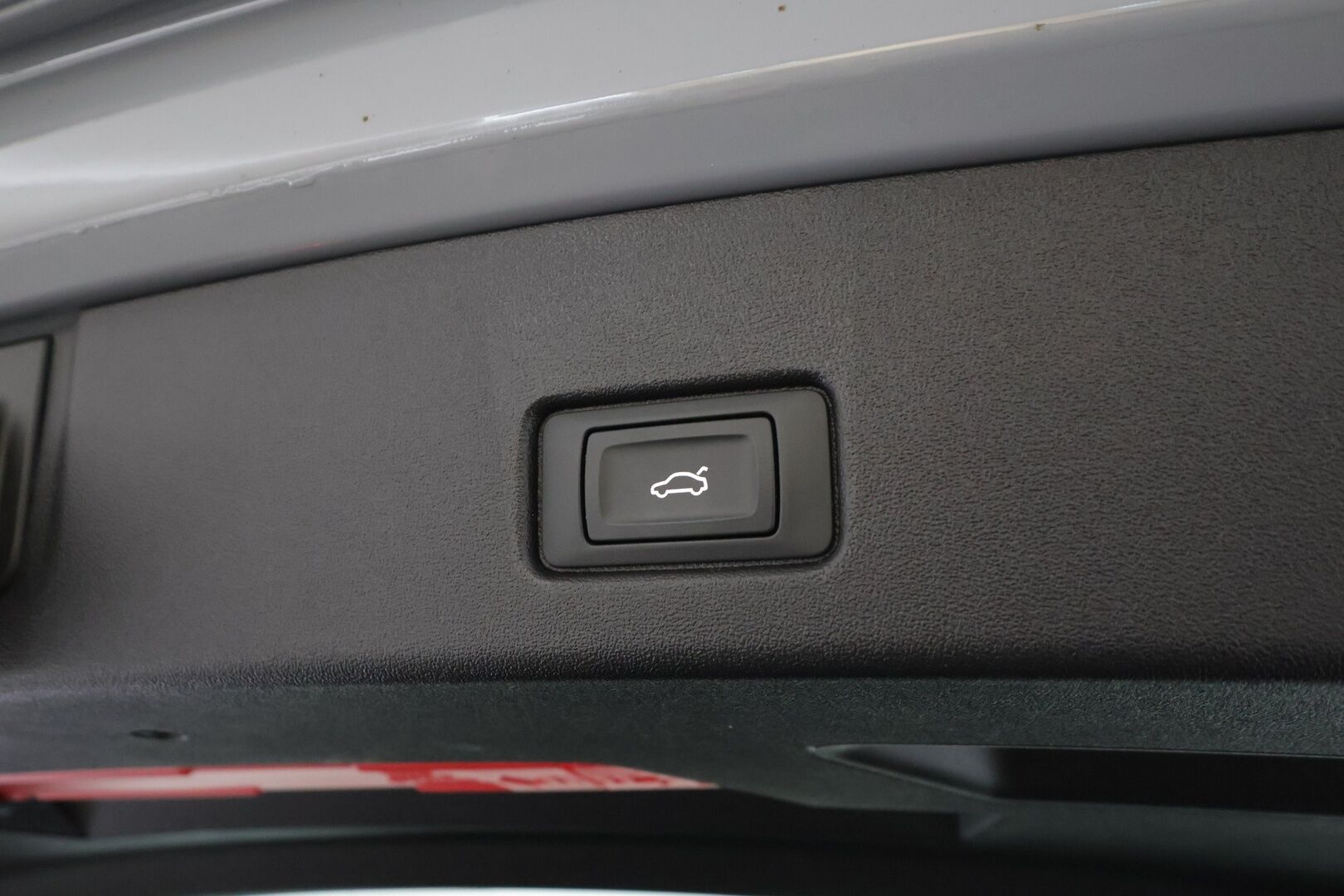 AUDI Q4 E-TRON 2023 40 e-tron * ACC / ILP / P.kamera / LED / SONOS / Sporttipenkit / Koukku / Digimittaristo / Sähköluukku * - Akku kuntotarkastettu SoH 96,3% / Kahdet renkaat aluvanteilla / Merkkihuollettu