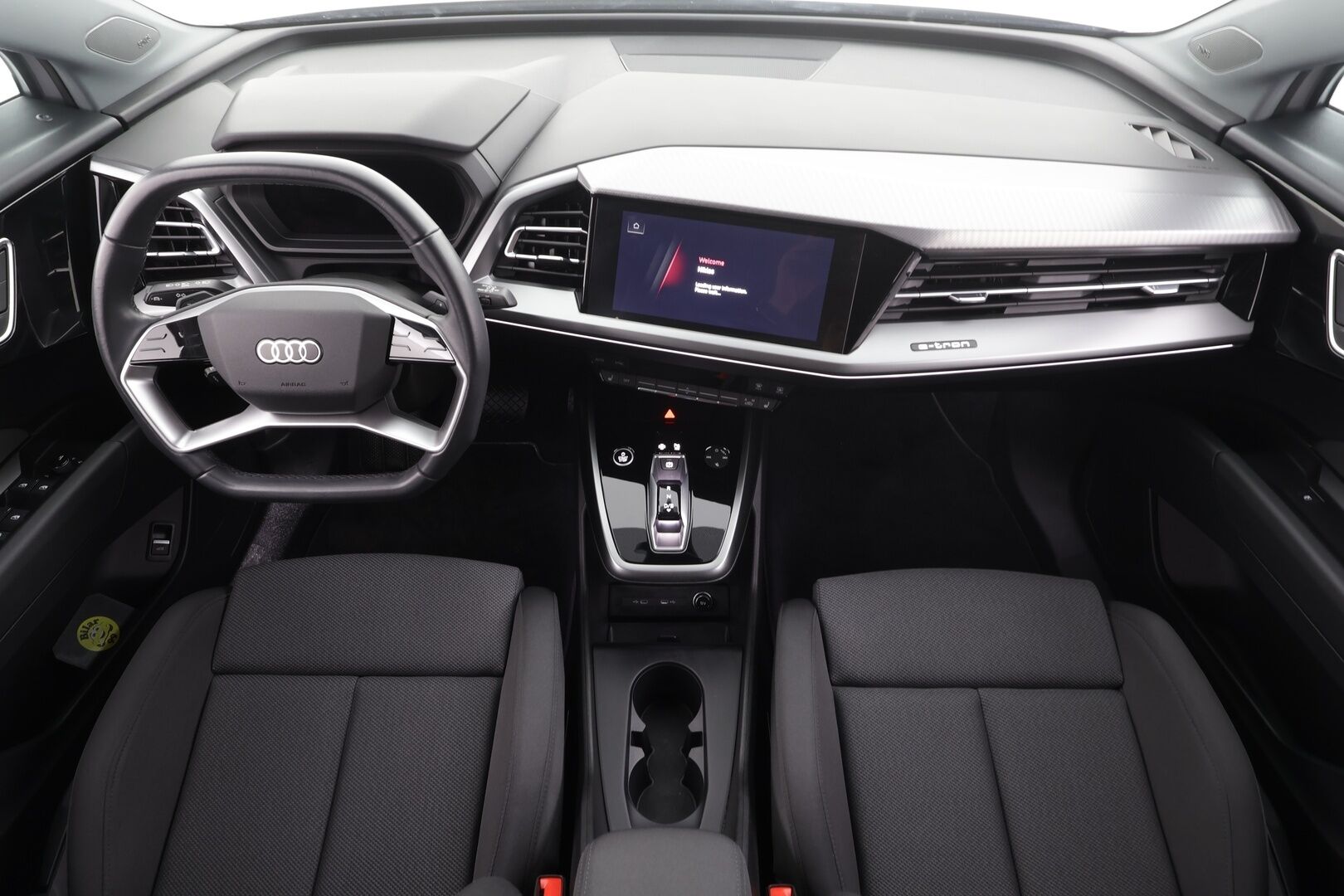 AUDI Q4 E-TRON 2023 40 e-tron * ACC / ILP / P.kamera / LED / SONOS / Sporttipenkit / Koukku / Digimittaristo / Sähköluukku * - Akku kuntotarkastettu SoH 96,3% / Kahdet renkaat aluvanteilla / Merkkihuollettu