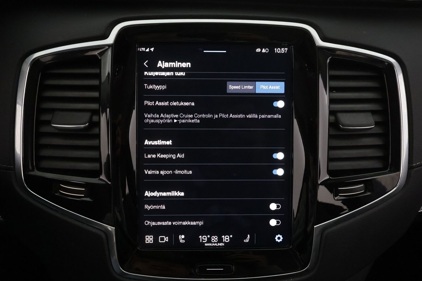Volvo XC90 2023 T8 AWD Long Range High Performance Plus Dark 7-P * ACC / H&K / 360° / Muistipenkit / Full LED / Facelift * - Merkkihuollettu / Akku kuntotarkastettu SoH 95,9%