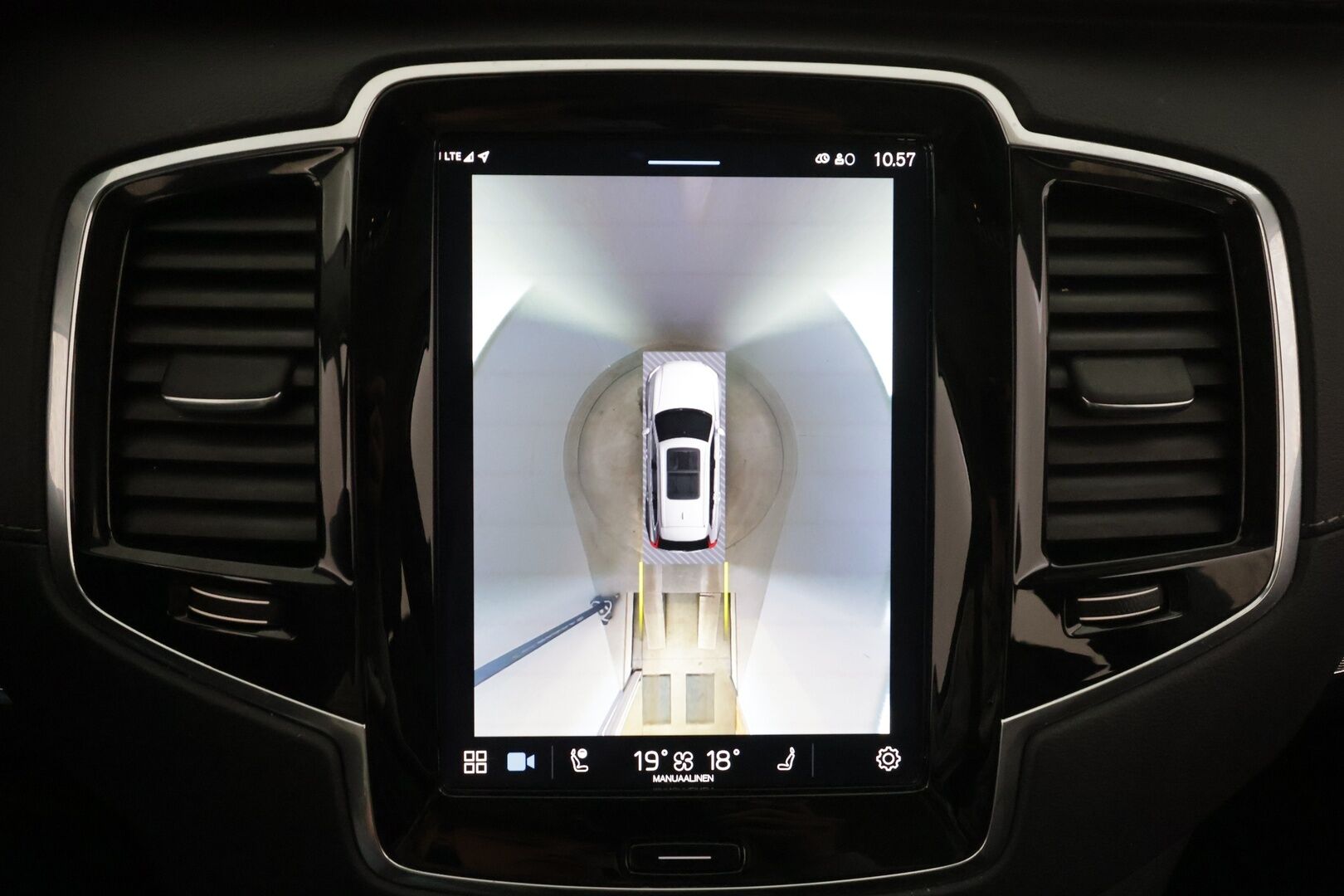 Volvo XC90 2023 T8 AWD Long Range High Performance Plus Dark 7-P * ACC / H&K / 360° / Muistipenkit / Full LED / Facelift * - Merkkihuollettu / Akku kuntotarkastettu SoH 95,9% - HULLUT AVAJAISHULINAT KORKOTARJOUS 3,29 %