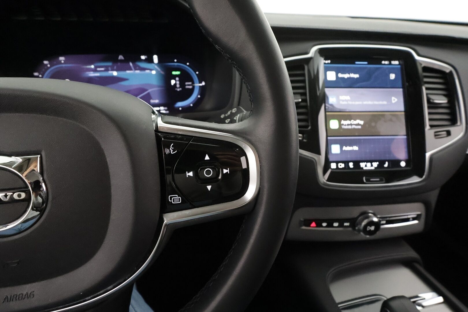 Volvo XC90 2023 T8 AWD Long Range High Performance Plus Dark 7-P * ACC / H&K / 360° / Muistipenkit / Full LED / Facelift * - Merkkihuollettu / Akku kuntotarkastettu SoH 95,9%