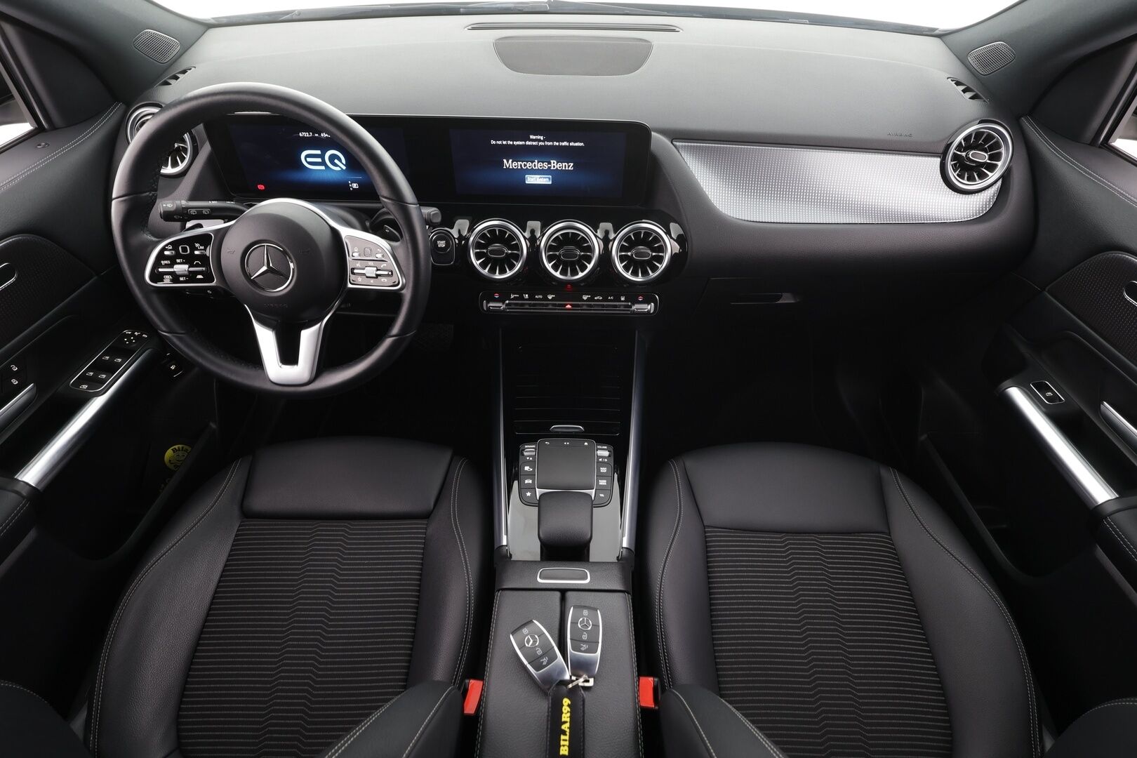 MERCEDES-BENZ EQA 2022 300 4matic Progressive * Distronic+ / P.kamera / LED / Navi / Widescreen / Midline / Puolinahat / KeylessGo * - SOH 97,9%