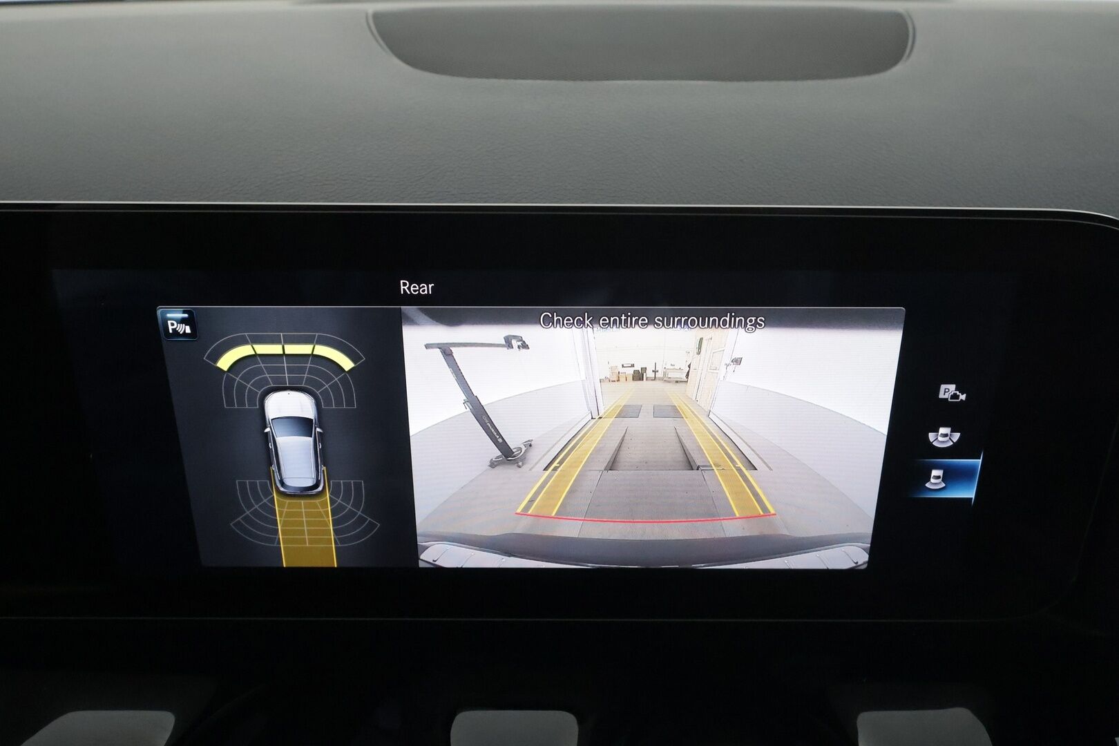 MERCEDES-BENZ EQA 2022 300 4matic Progressive * Distronic+ / P.kamera / LED / Navi / Widescreen / Midline / Puolinahat / KeylessGo * - SOH 97,9% - HULLUT AVAJAISHULINAT KORKOTARJOUS 3,29 %