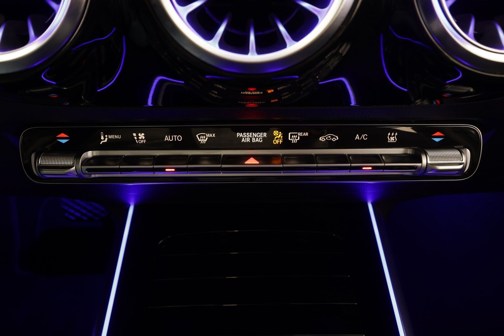 MERCEDES-BENZ EQA 2022 300 4matic Progressive * Distronic+ / P.kamera / LED / Navi / Widescreen / Midline / Puolinahat / KeylessGo * - SOH 97,9% - HULLUT AVAJAISHULINAT KORKOTARJOUS 3,29 %