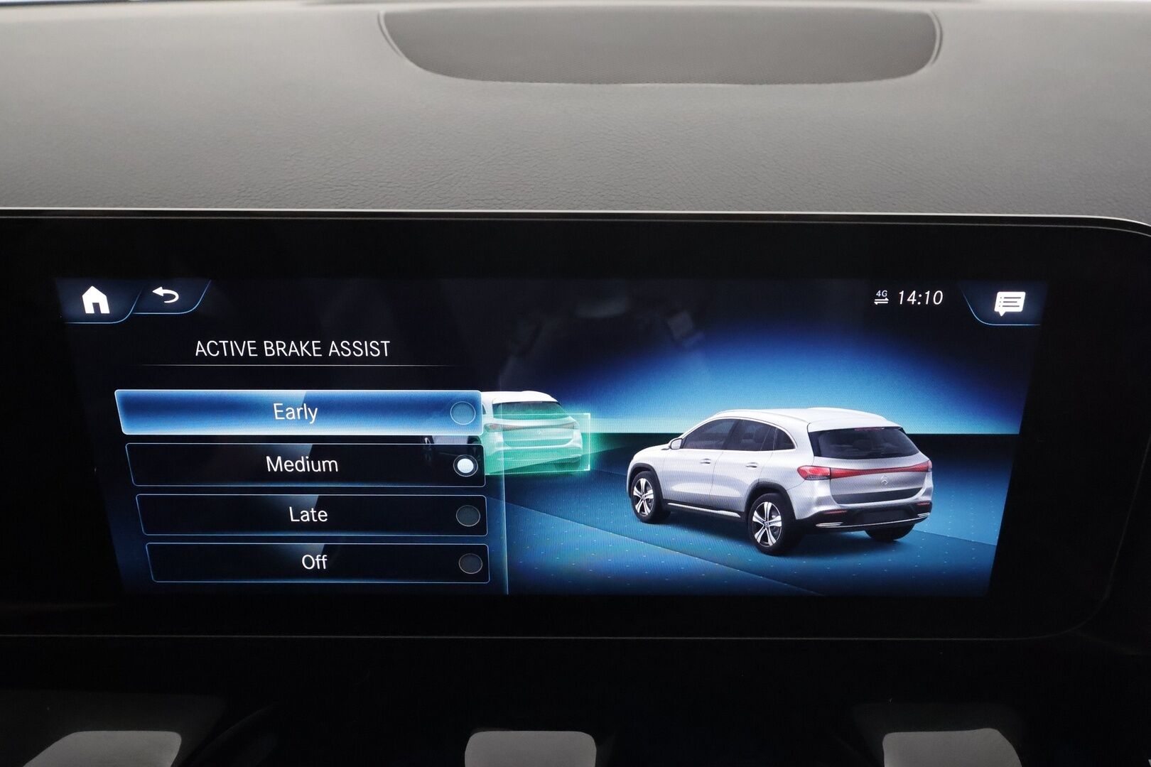 MERCEDES-BENZ EQA 2022 300 4matic Progressive * Distronic+ / P.kamera / LED / Navi / Widescreen / Midline / Puolinahat / KeylessGo * - SOH 97,9% - HULLUT AVAJAISHULINAT KORKOTARJOUS 3,29 %