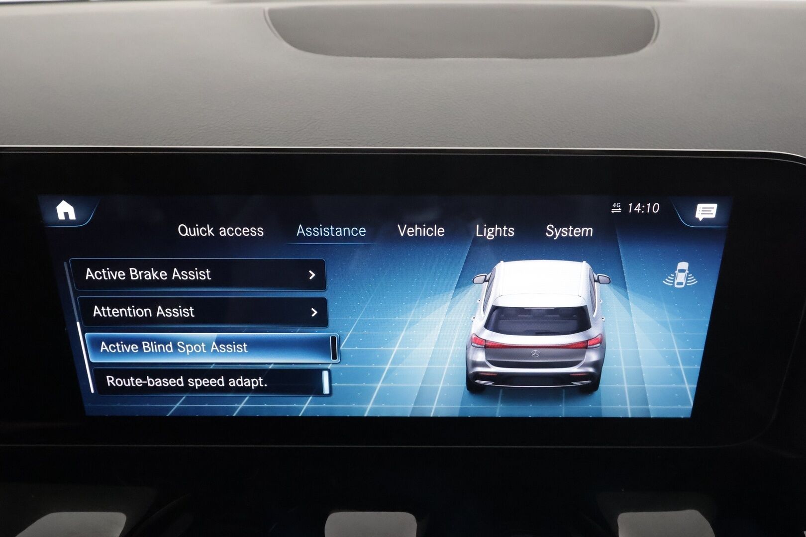 MERCEDES-BENZ EQA 2022 300 4matic Progressive * Distronic+ / P.kamera / LED / Navi / Widescreen / Midline / Puolinahat / KeylessGo * - SOH 97,9% - HULLUT AVAJAISHULINAT KORKOTARJOUS 3,29 %