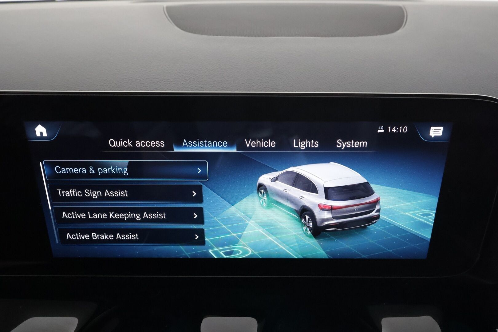 MERCEDES-BENZ EQA 2022 300 4matic Progressive * Distronic+ / P.kamera / LED / Navi / Widescreen / Midline / Puolinahat / KeylessGo * - SOH 97,9%