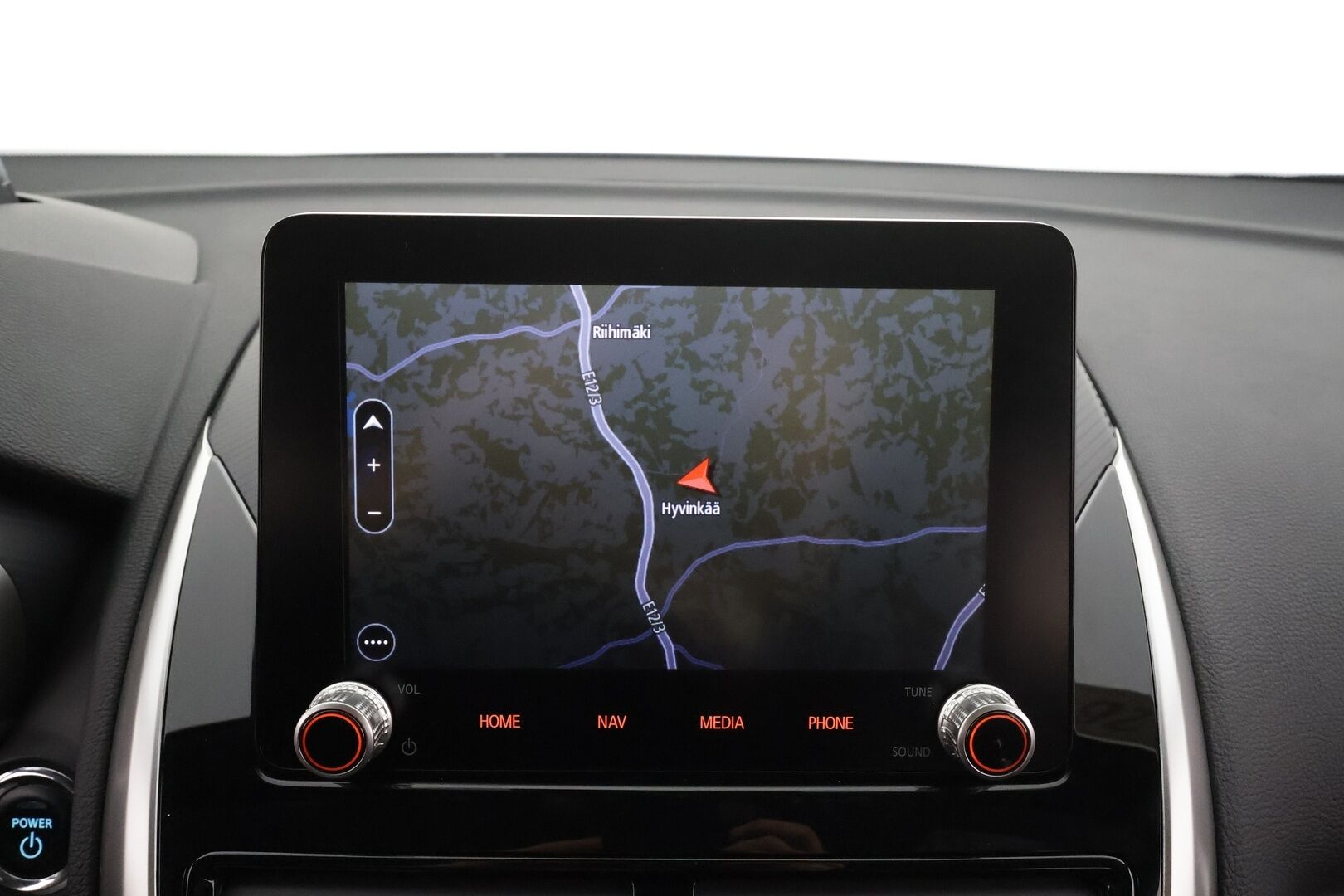 MITSUBISHI ECLIPSE CROSS 2021 2.4 PHEV Intense 4WD * ACC / 360° / Koukku / Sähköpenkki / HUD / LED / Navi / KeylessGo * - Kahdet renkaat aluvanteilla / Merkkihuollettu