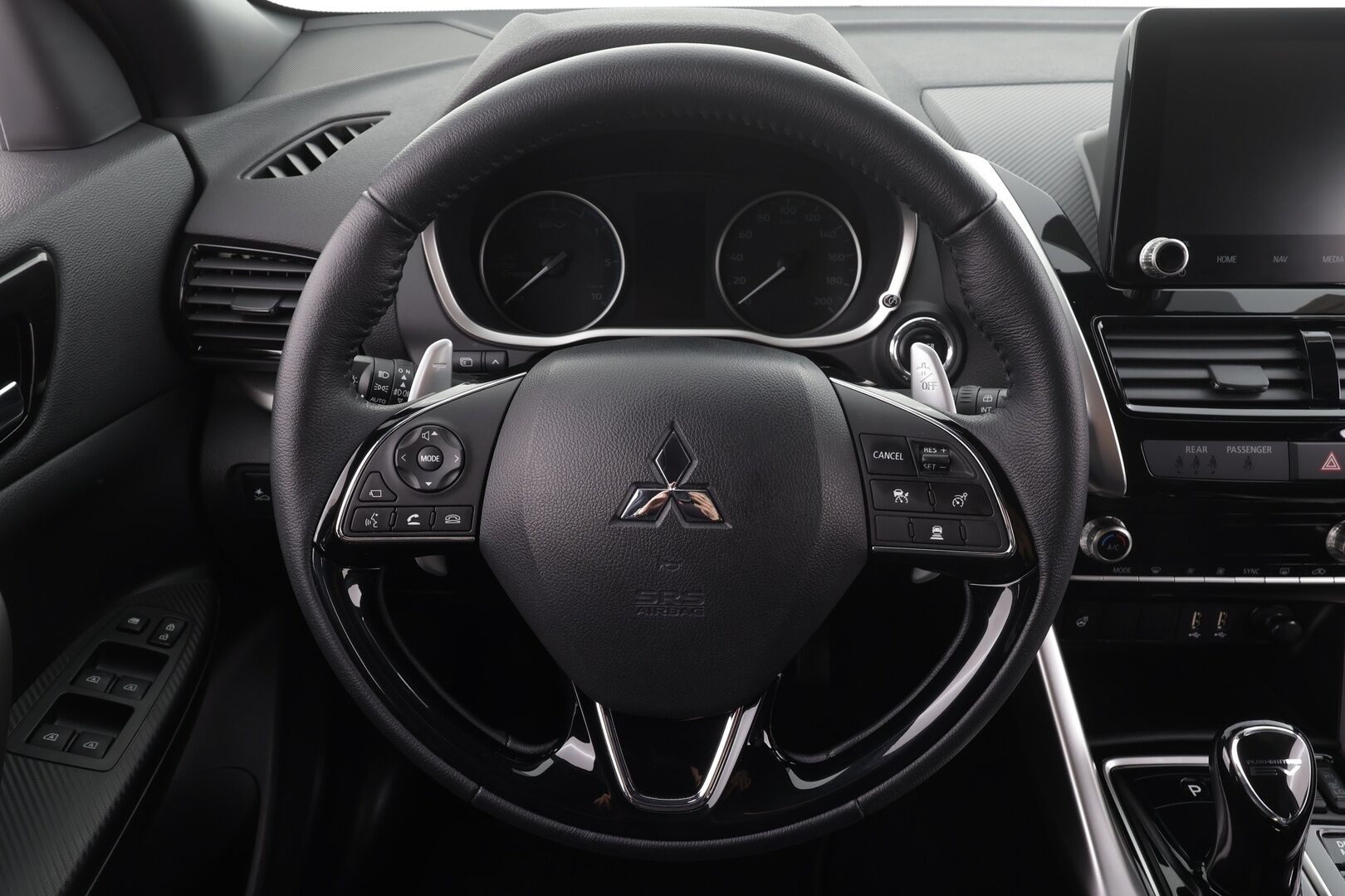 MITSUBISHI ECLIPSE CROSS 2021 2.4 PHEV Intense 4WD * ACC / 360° / Koukku / Sähköpenkki / HUD / LED / Navi / KeylessGo * - Kahdet renkaat aluvanteilla / Merkkihuollettu