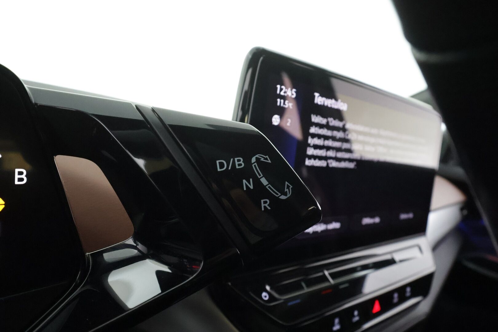 VOLKSWAGEN ID.4 2022 Pro Performance 150 kW * HUD / Koukku / ILP / ACC / LED / P.Kamera / Navi / Kaistavahti * - Kahdet renkaat 