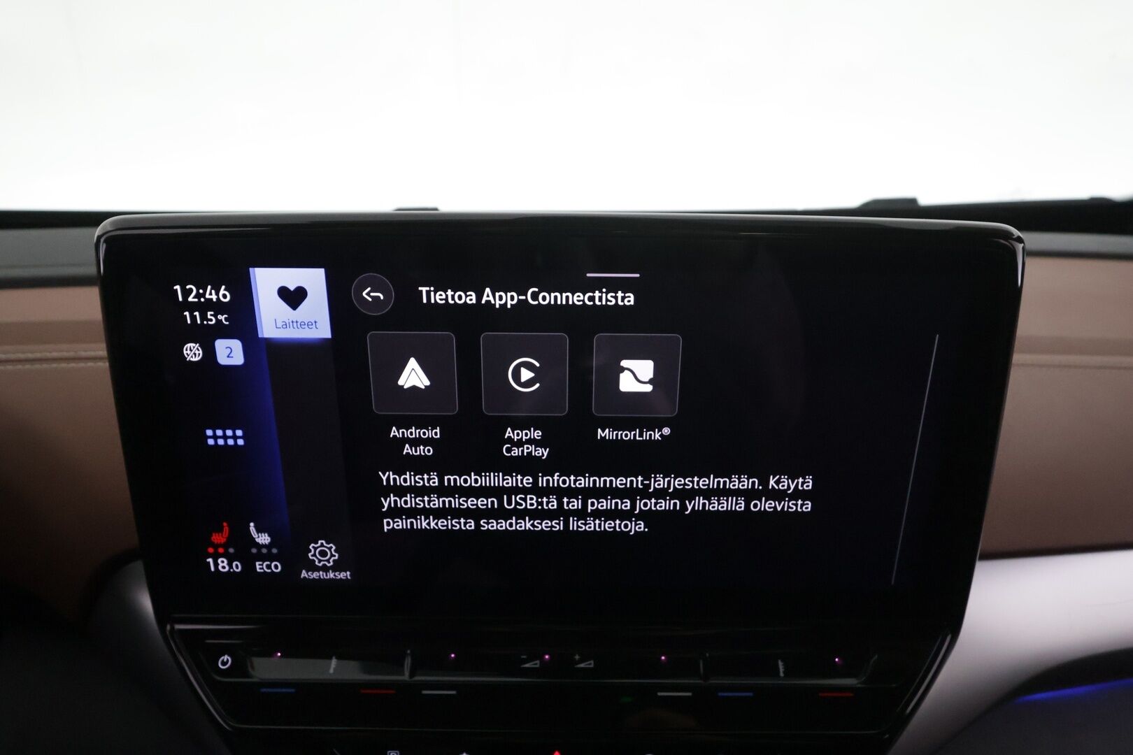 VOLKSWAGEN ID.4 2022 Pro Performance 150 kW * HUD / Koukku / ILP / ACC / LED / P.Kamera / Navi / Kaistavahti * - Kahdet renkaat 