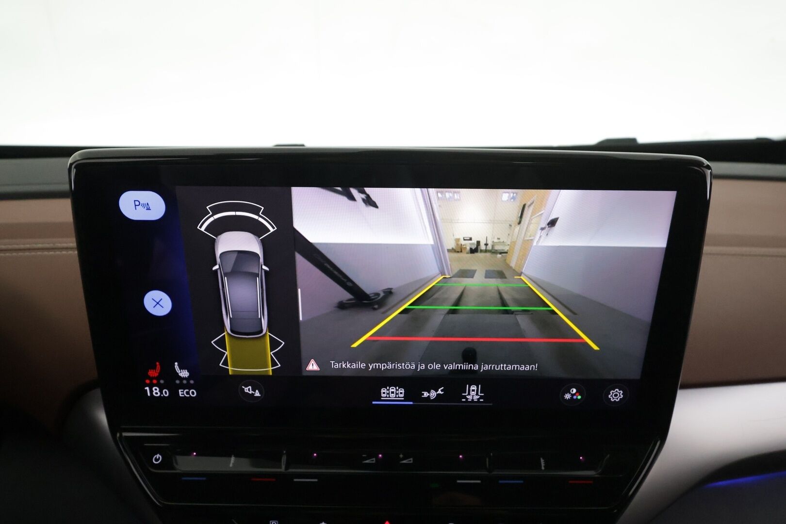 VOLKSWAGEN ID.4 2022 Pro Performance 150 kW * HUD / Koukku / ILP / ACC / LED / P.Kamera / Navi / Kaistavahti * - Kahdet renkaat 