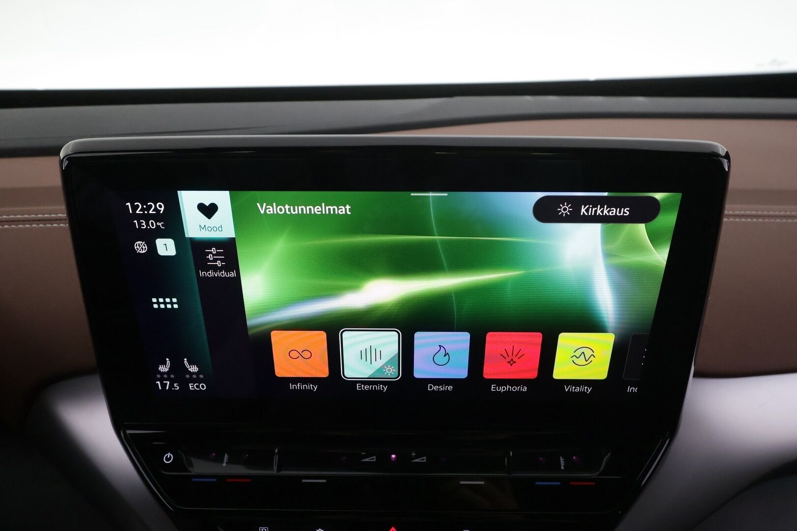 VOLKSWAGEN ID.4 2023 150kW 82kWh Top Sport Plus * ILP / ACC / Kaistavahti / LED / Koukku / Hierovat sporttipenkit muistilla / APP-connect * - Merkkihuollettu / Kahdet renkaat - HULLUT AVAJAISHULINAT KORKOTARJOUS 3,29 %