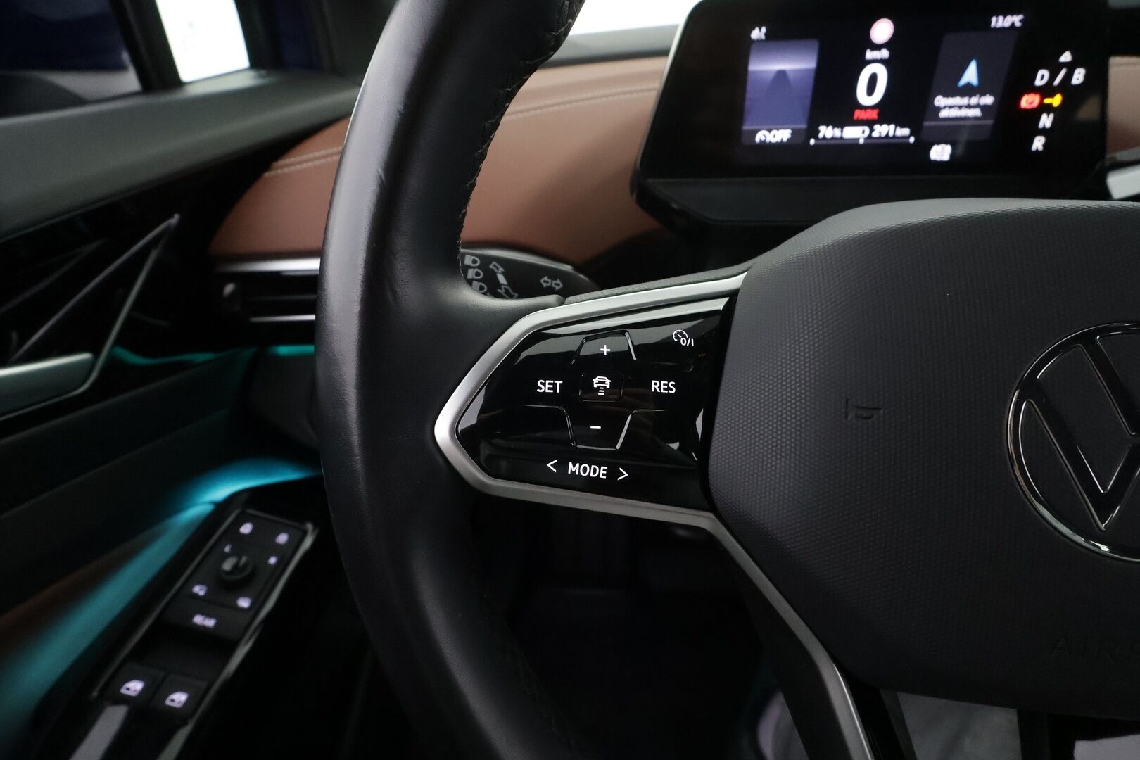 VOLKSWAGEN ID.4 2023 150kW 82kWh Top Sport Plus * ILP / ACC / Kaistavahti / LED / Koukku / Hierovat sporttipenkit muistilla / APP-connect * - Merkkihuollettu / Kahdet renkaat - HULLUT AVAJAISHULINAT KORKOTARJOUS 3,29 %