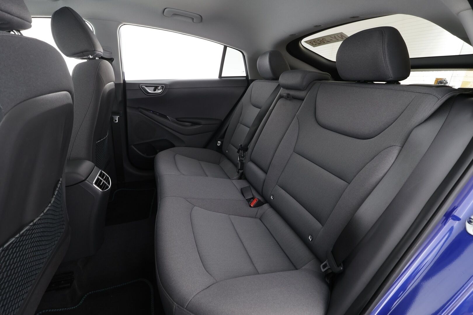 HYUNDAI IONIQ ELECTRIC 2021 MY21 38 kWh 136 hv Style * ILP / Koukku / ACC / LED / P.Kamera / Navi / Kaistavahti / Keyless * - 2x Latauskaapelit / Merkkihuollot