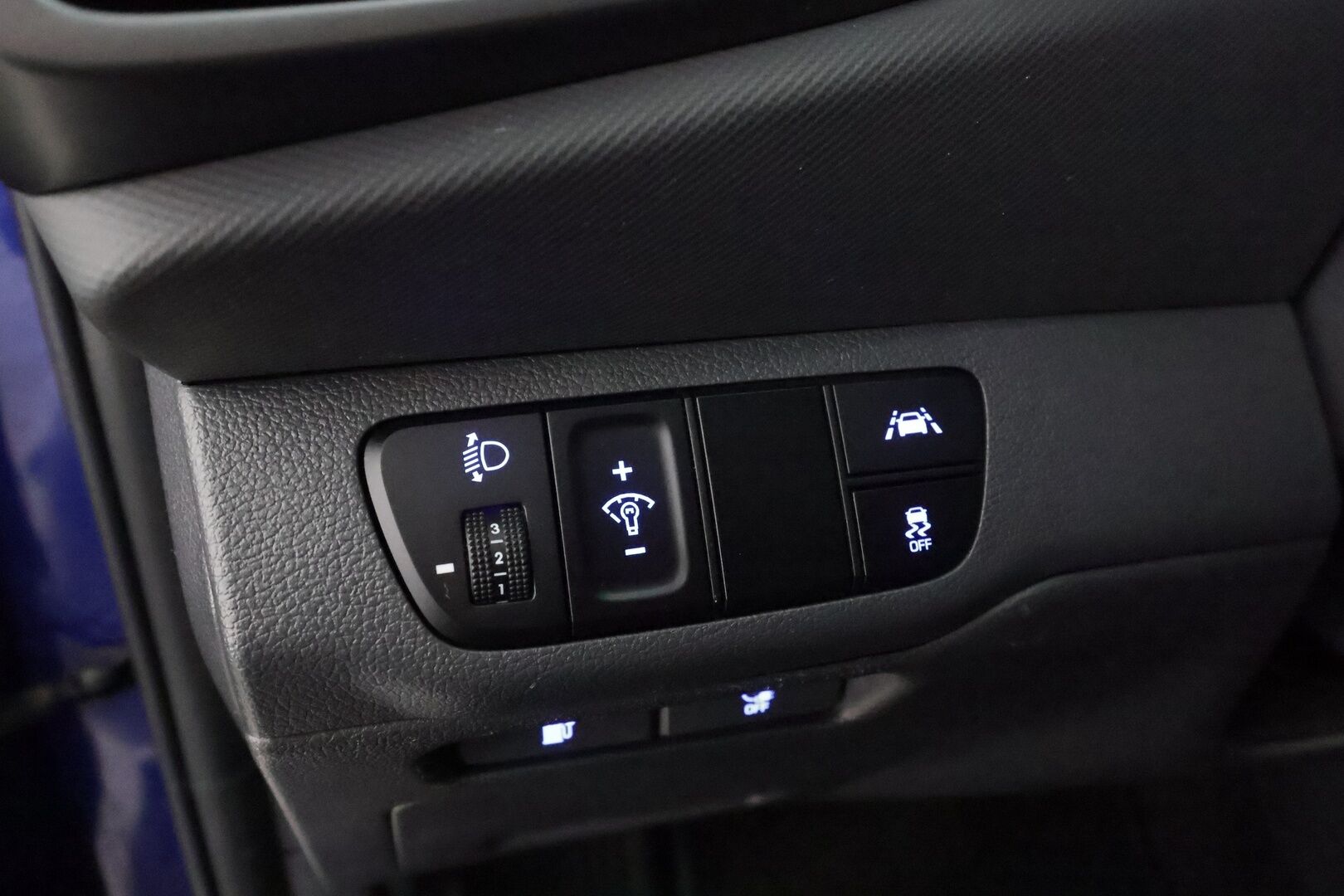 HYUNDAI IONIQ ELECTRIC 2021 MY21 38 kWh 136 hv Style * ILP / Koukku / ACC / LED / P.Kamera / Navi / Kaistavahti / Keyless * - 2x Latauskaapelit / Merkkihuollot