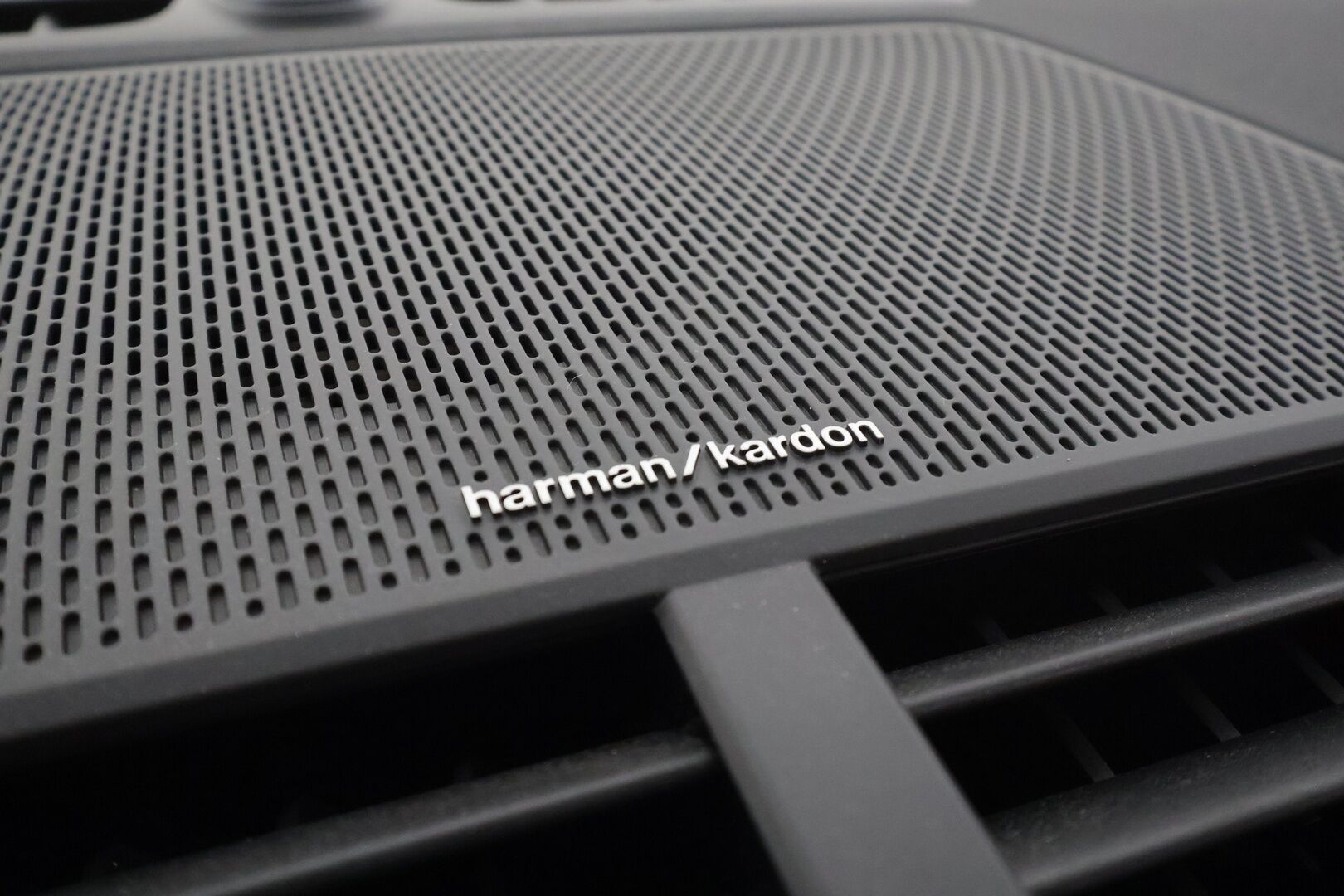 POLESTAR 2 2023 Long Range Dual Motor * Koukku / ILP / H&K / 360° / LED / ACC / Lasikatto / Sportpenkki Muistilla / Navi * - 2x Latauskaapelit / Kahdet renkaat 