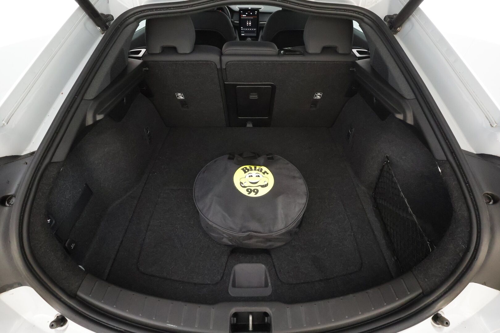 POLESTAR 2 2023 Long Range Dual Motor * Koukku / ILP / H&K / 360° / LED / ACC / Lasikatto / Sportpenkki Muistilla / Navi * - 2x Latauskaapelit / Kahdet renkaat 