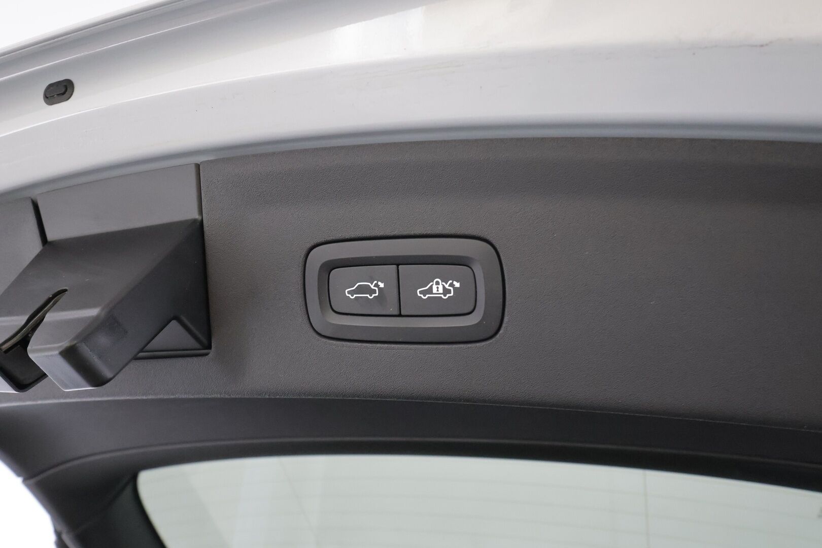 POLESTAR 2 2023 Long Range Dual Motor * Koukku / ILP / H&K / 360° / LED / ACC / Lasikatto / Sportpenkki Muistilla / Navi * - 2x Latauskaapelit / Kahdet renkaat 